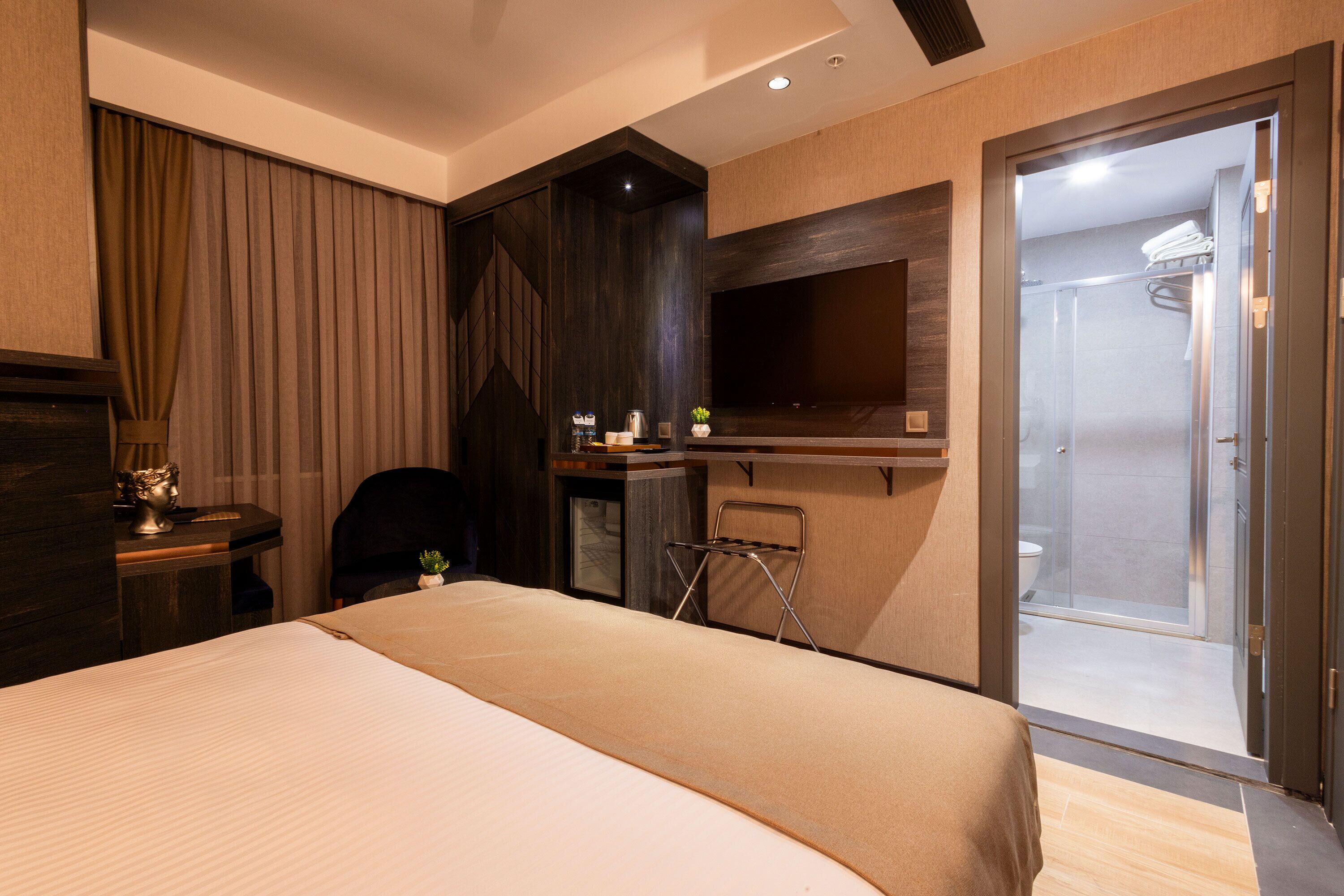 West Door Hotel