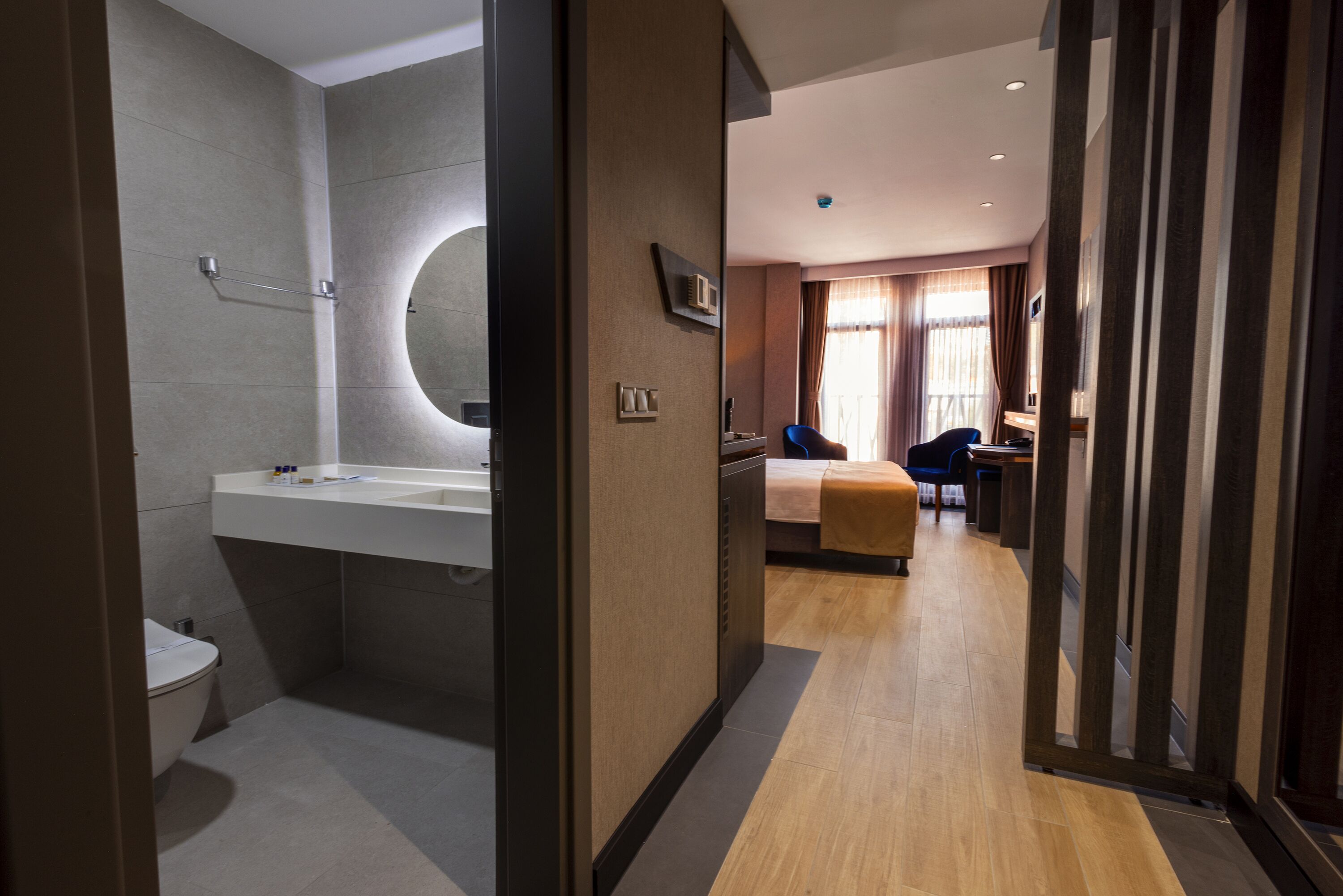 West Door Hotel