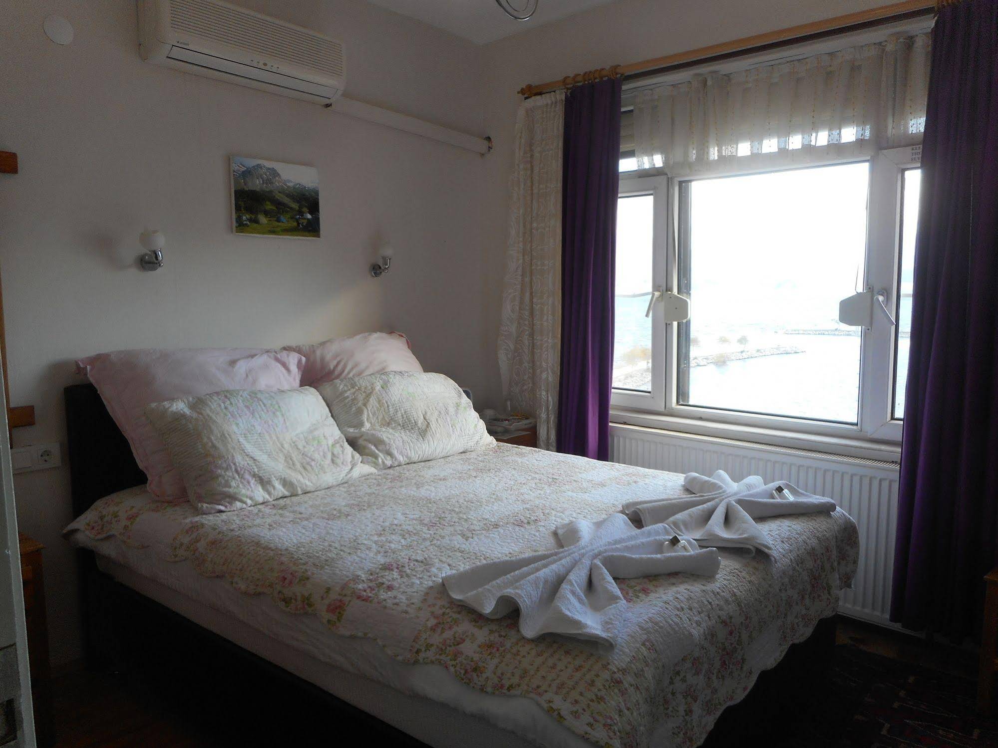 Lale Pension