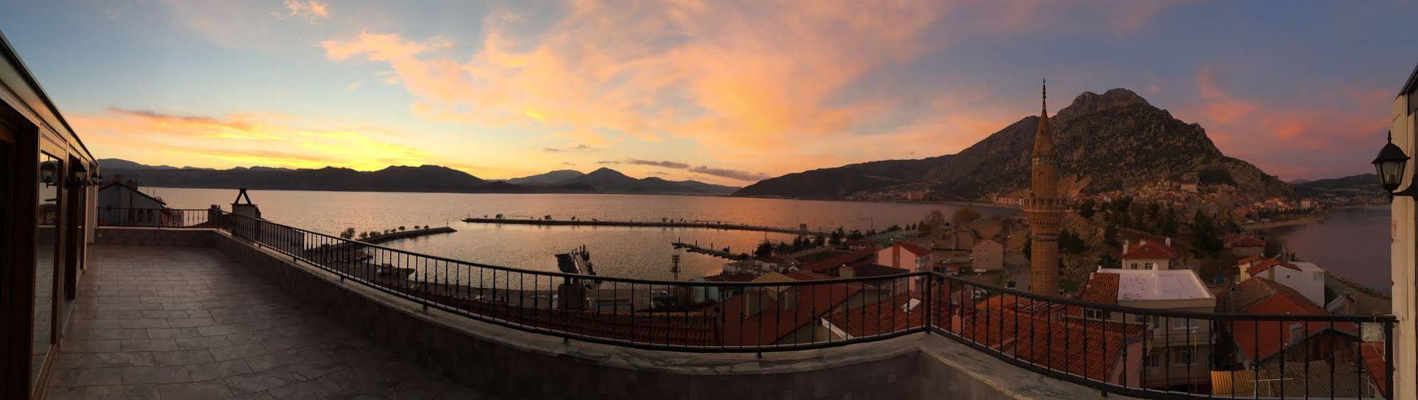 Lale Pension