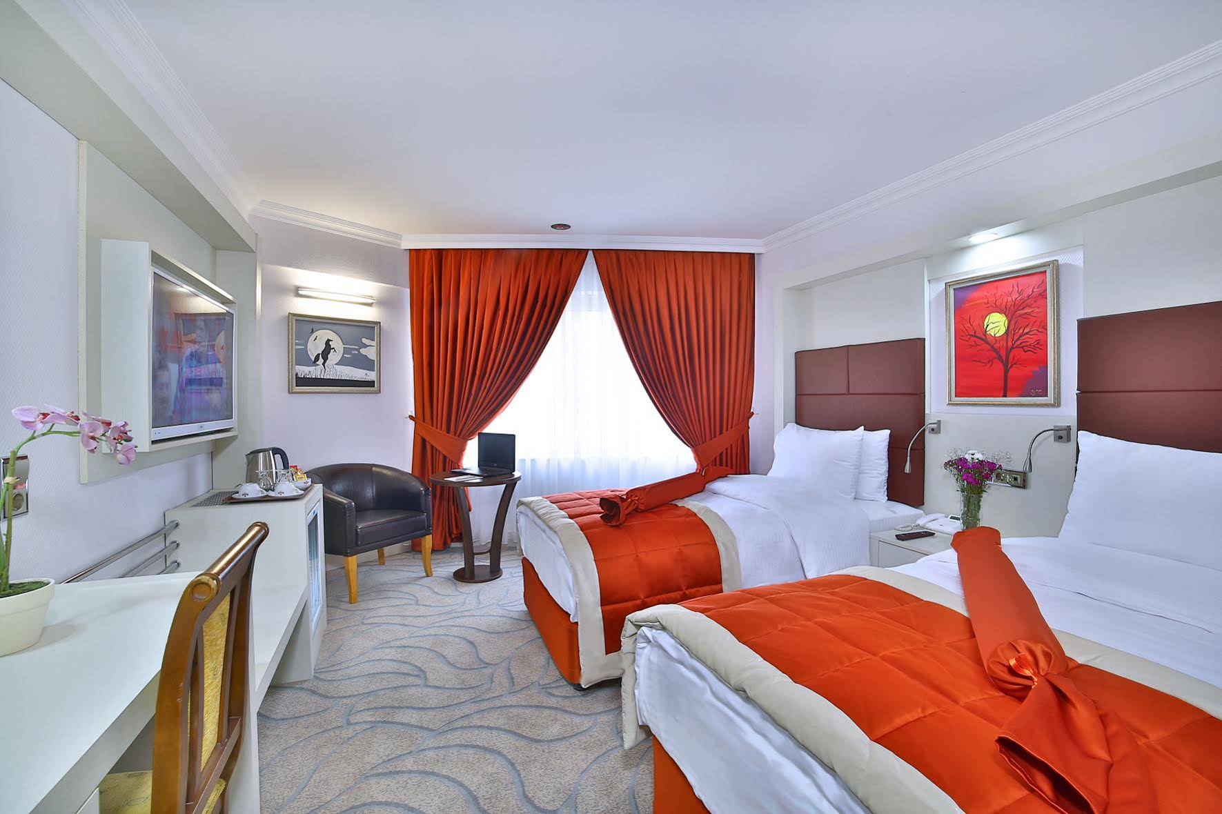Marathon Hotel
