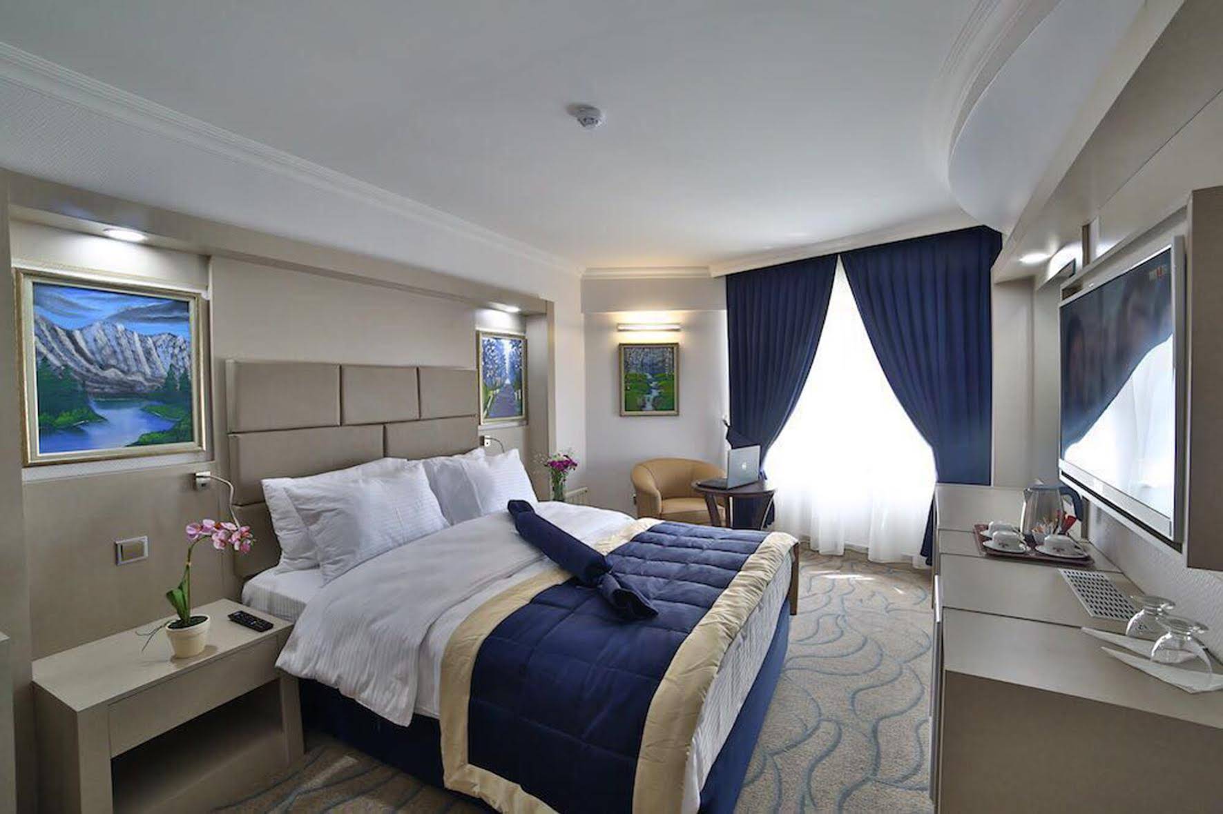 Marathon Hotel