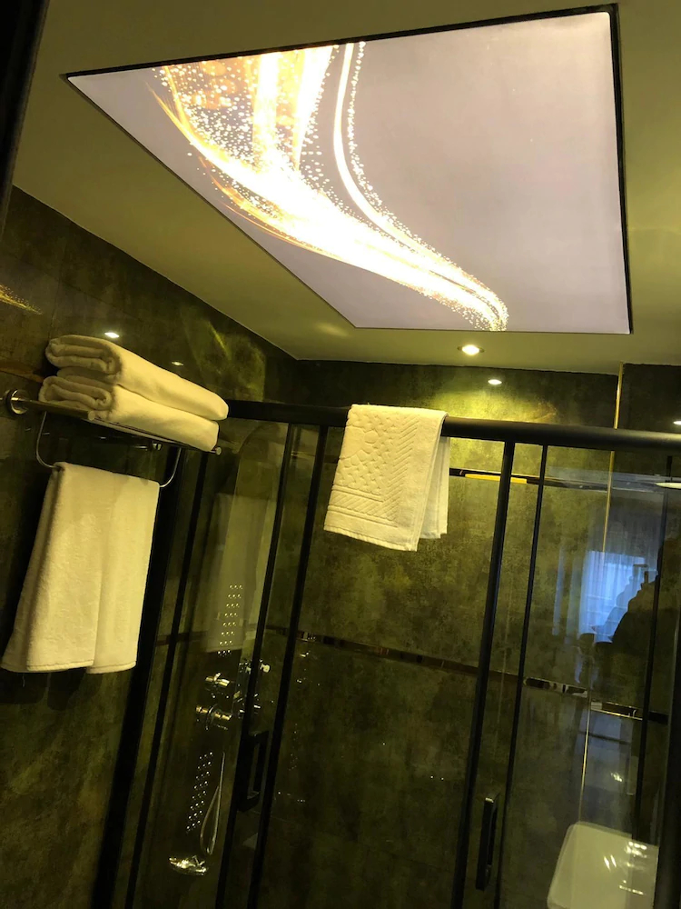 Salute Suit Eskisehir