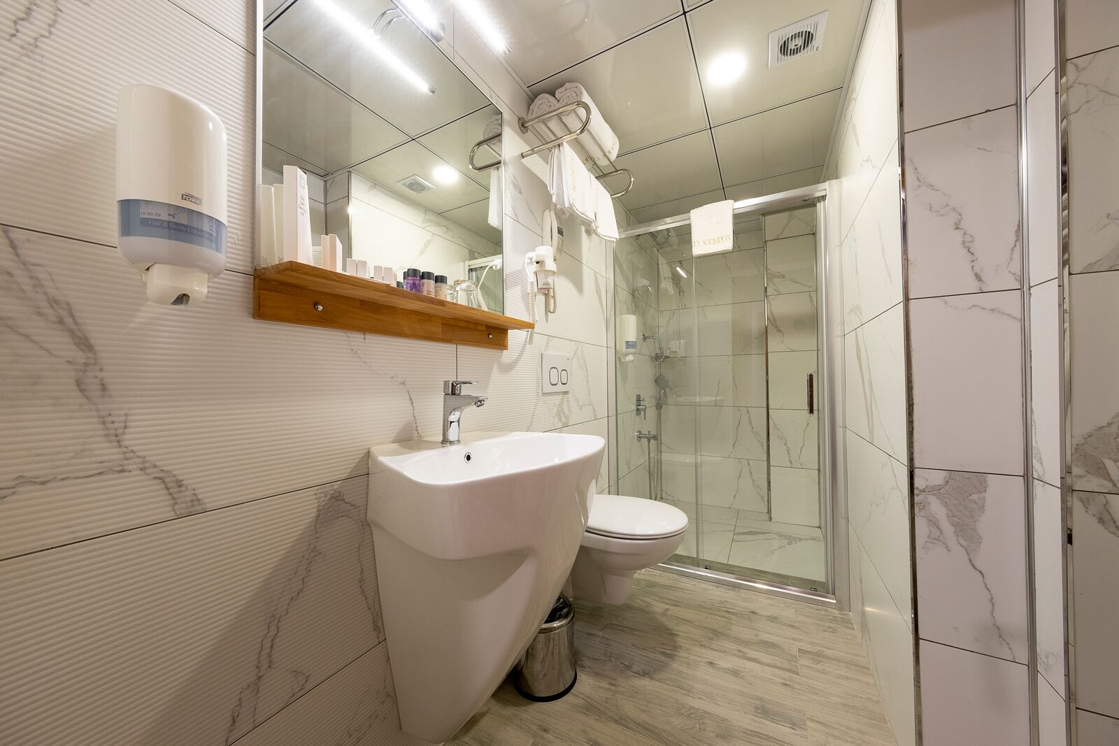 Madeen City Hotel