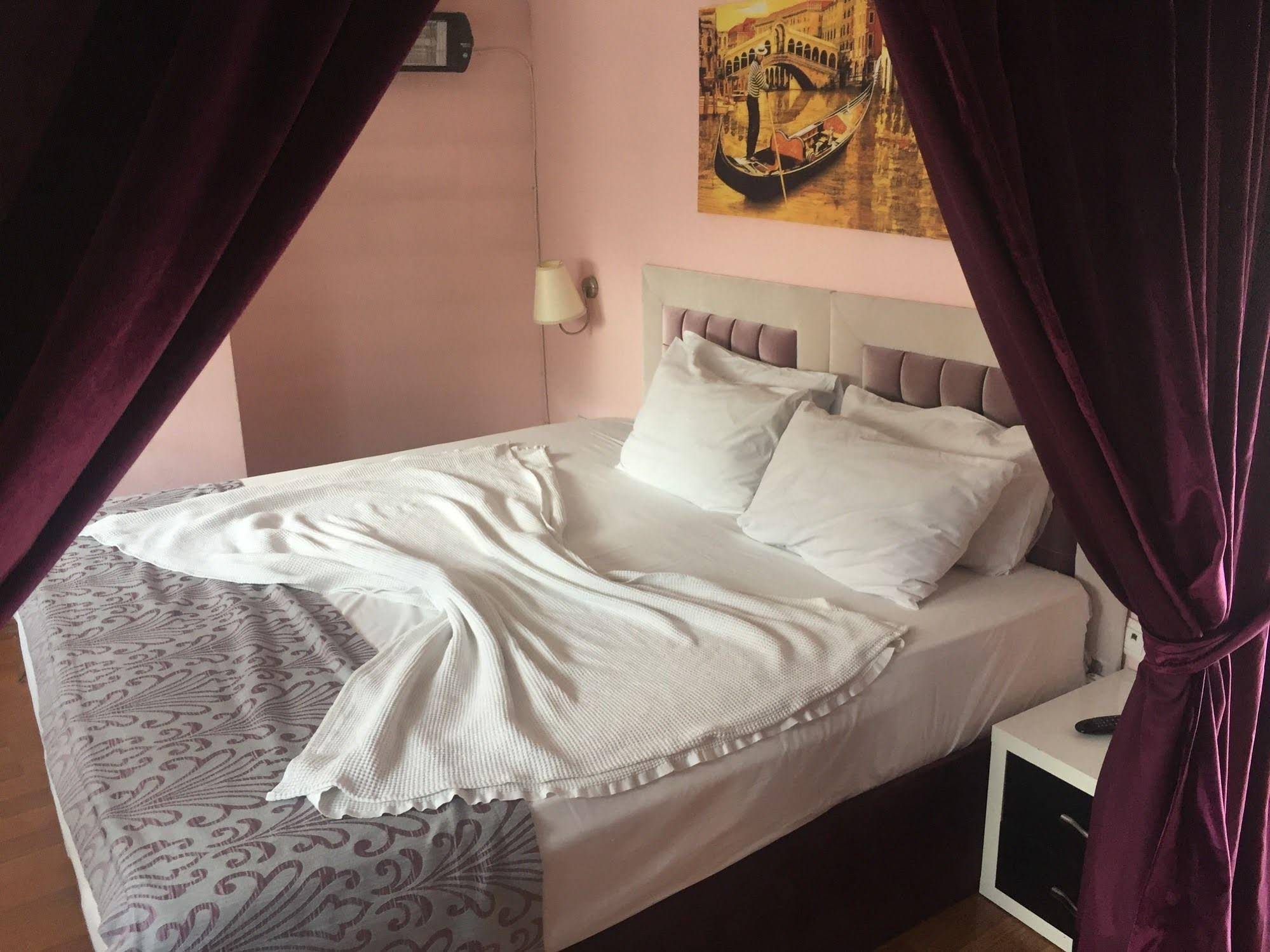 SRF Hotel