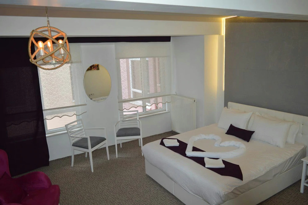 White Suite & Apartments