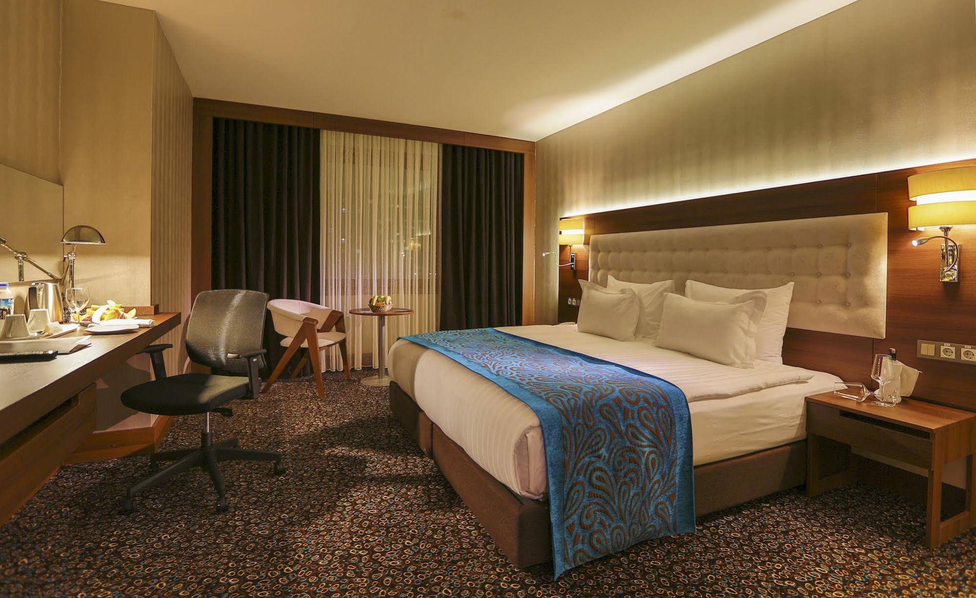 Teymur Continental Hotel & Convention Center
