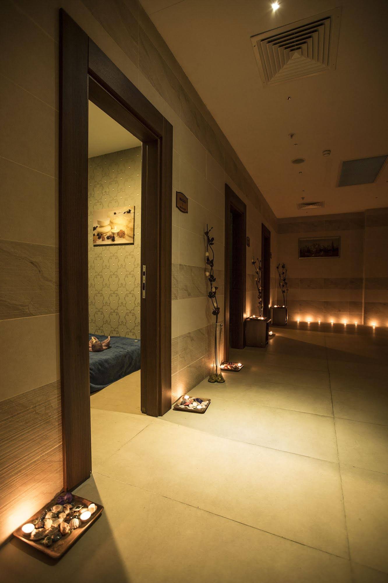 Teymur Continental Hotel & Convention Center