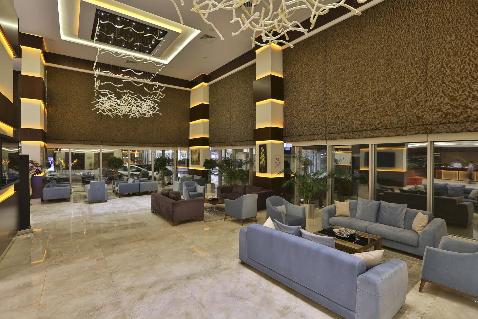 Teymur Continental Hotel & Convention Center