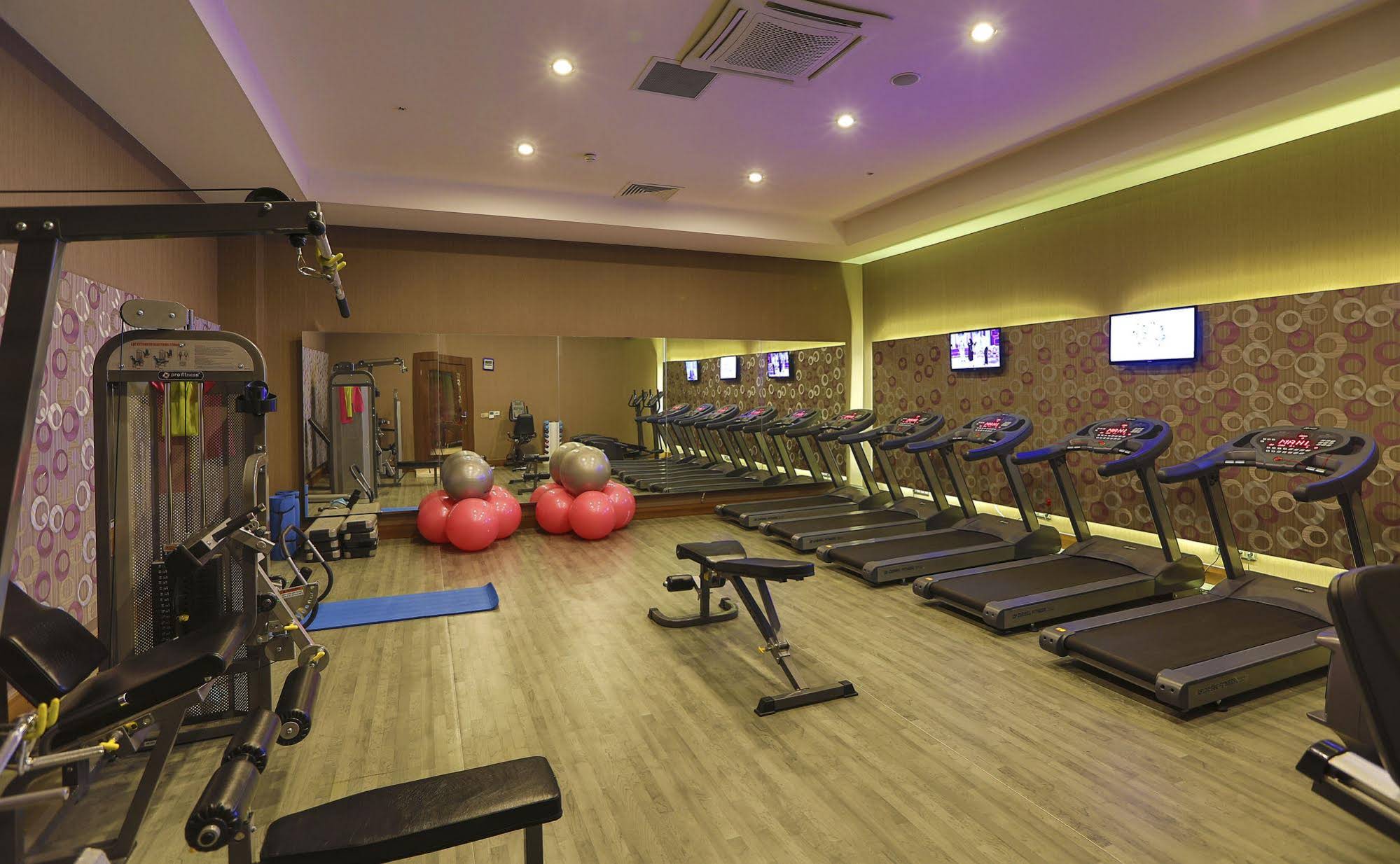 Teymur Continental Hotel & Convention Center