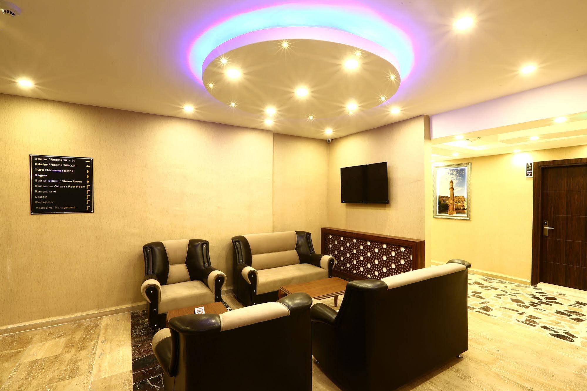 Azd House Hotel