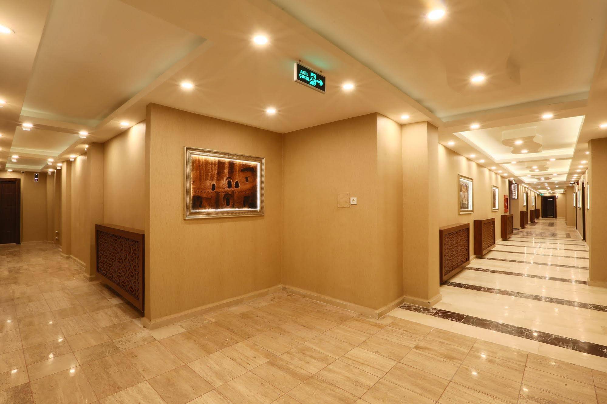 Azd House Hotel