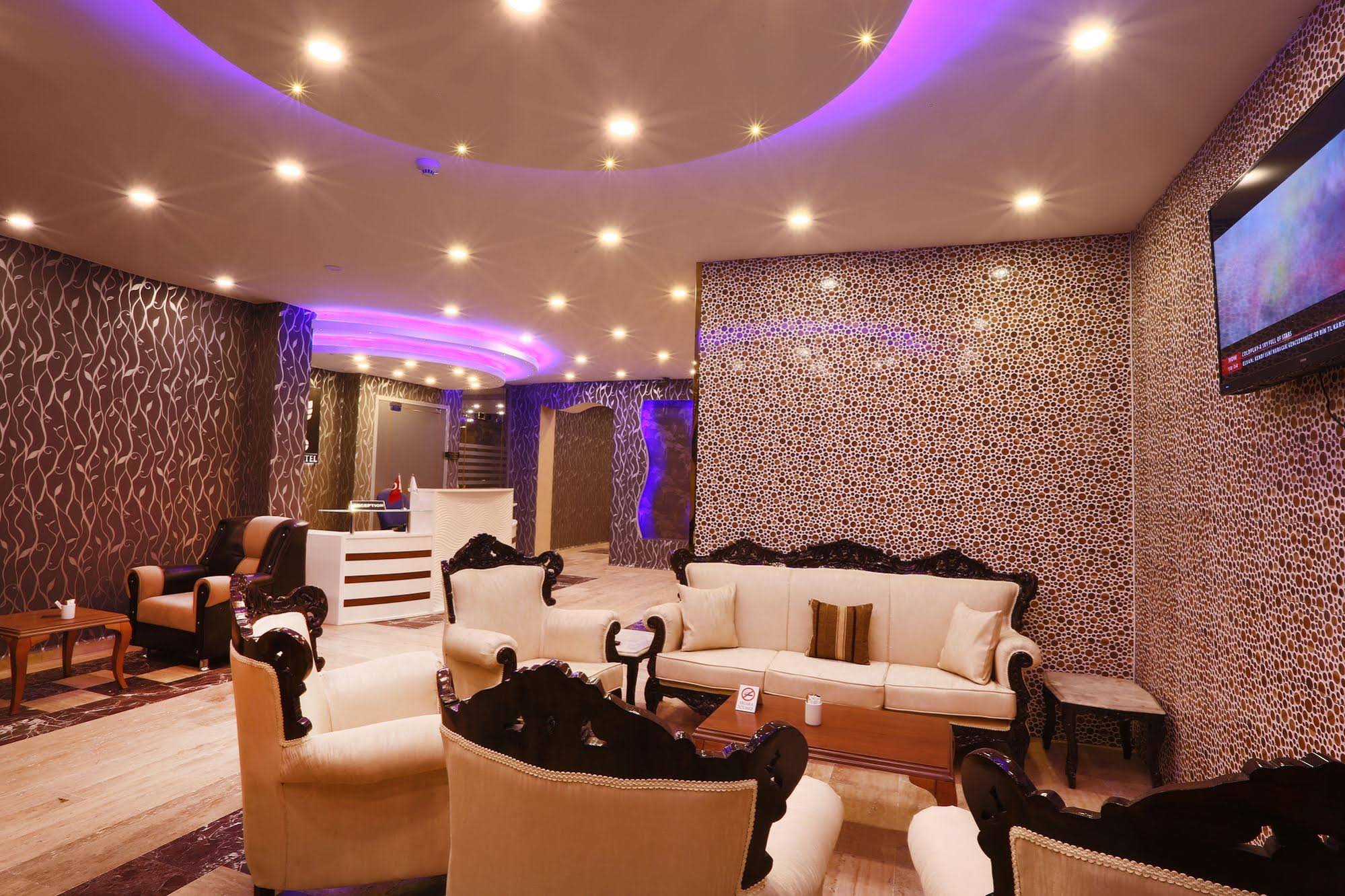 Azd House Hotel