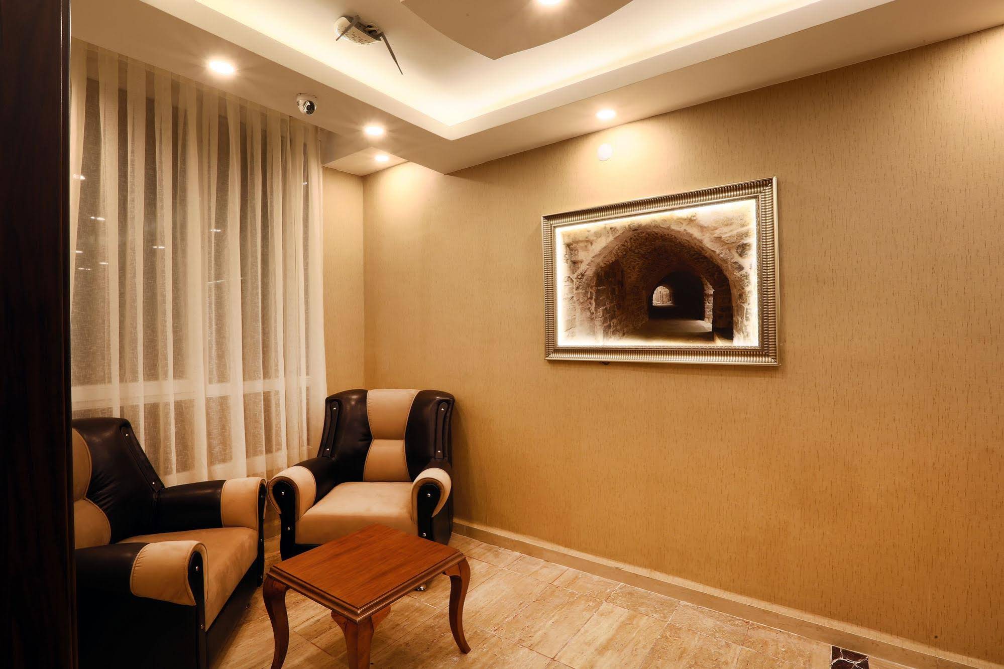 Azd House Hotel