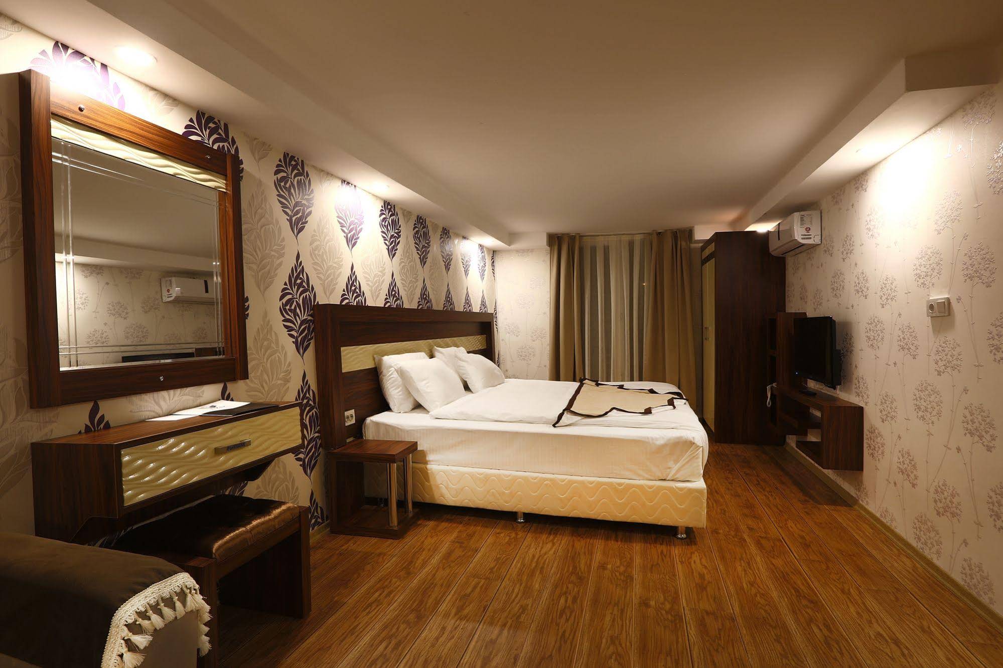 Azd House Hotel