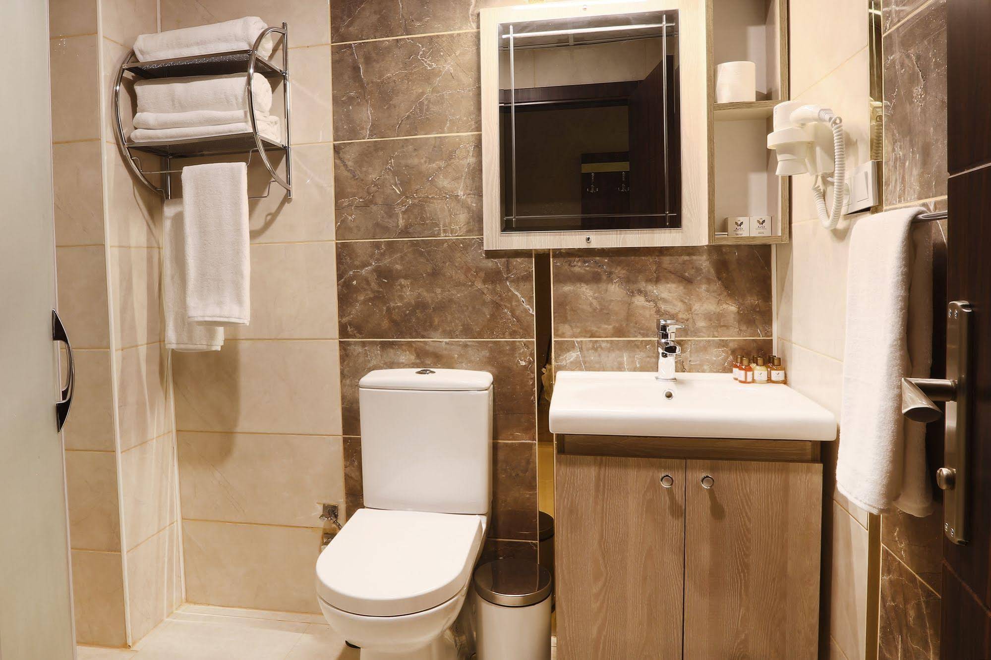 Azd House Hotel