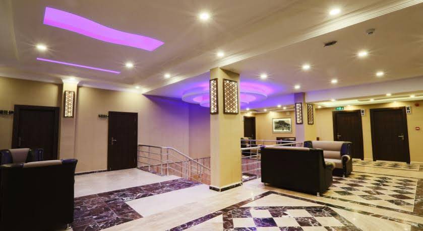 Azd House Hotel