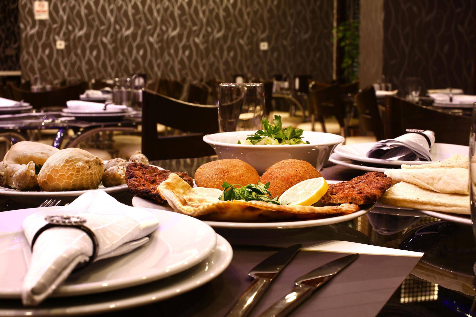 Azd House Hotel