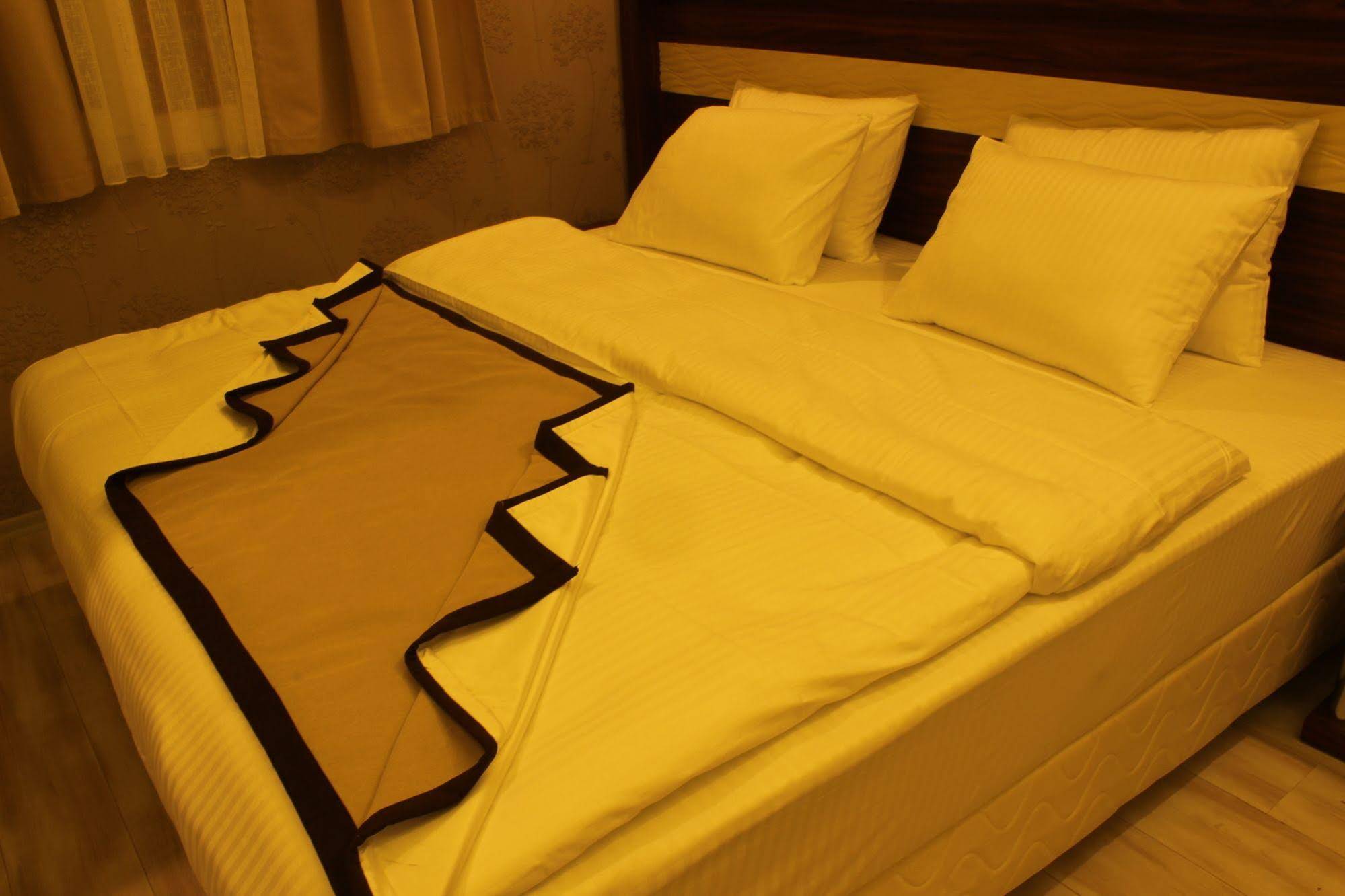 Azd House Hotel