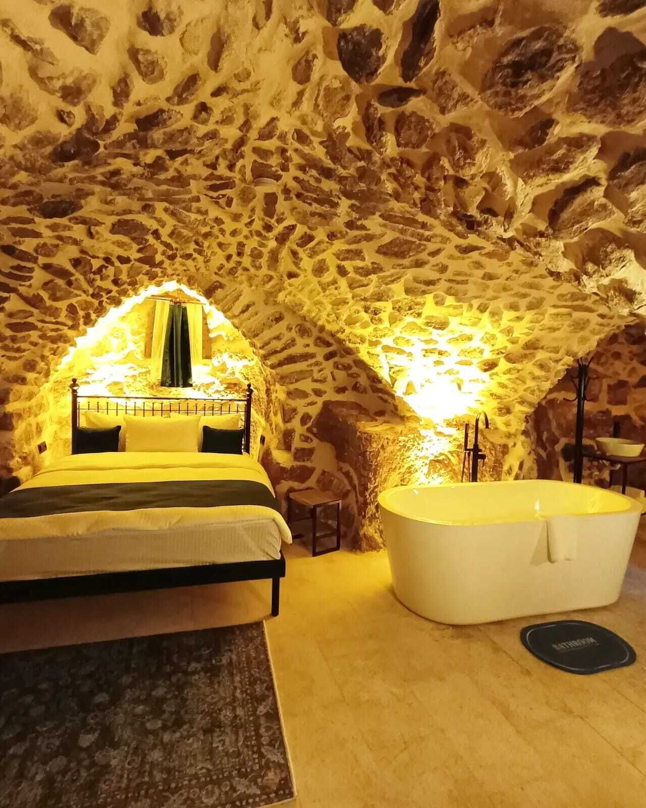Tugmaner Small House Ajar