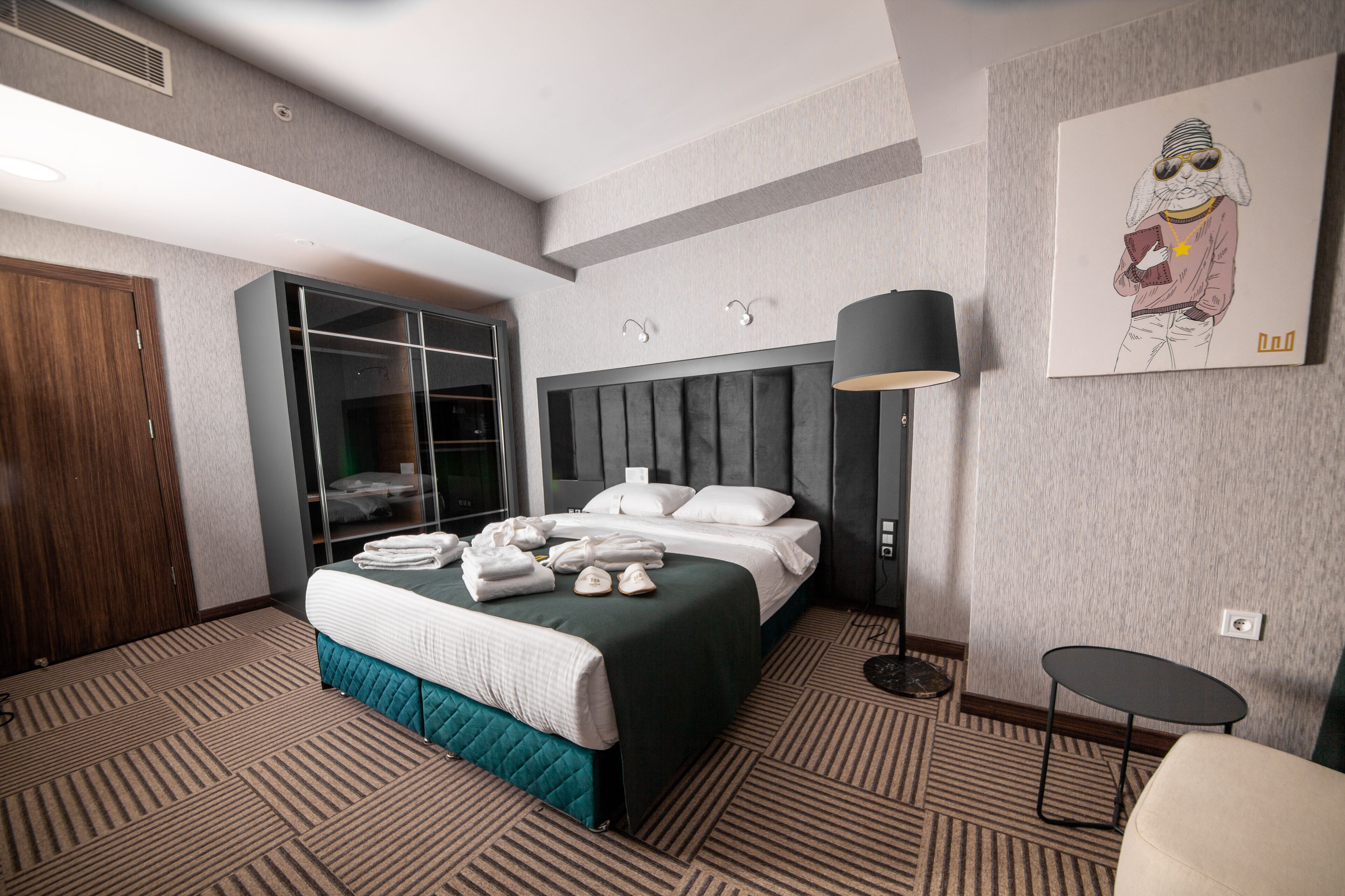 Qayser Hotel Deluxe