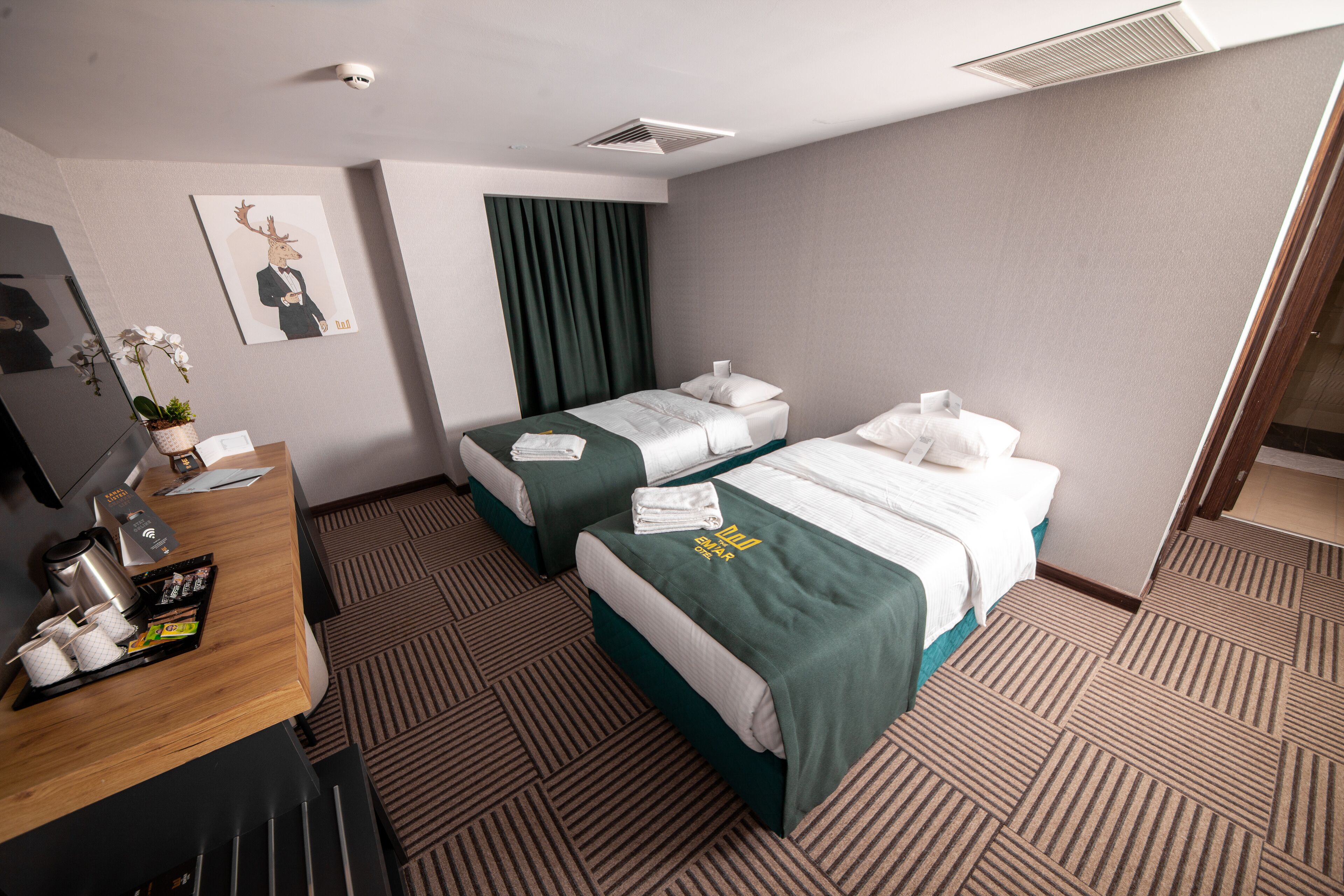 Qayser Hotel Deluxe