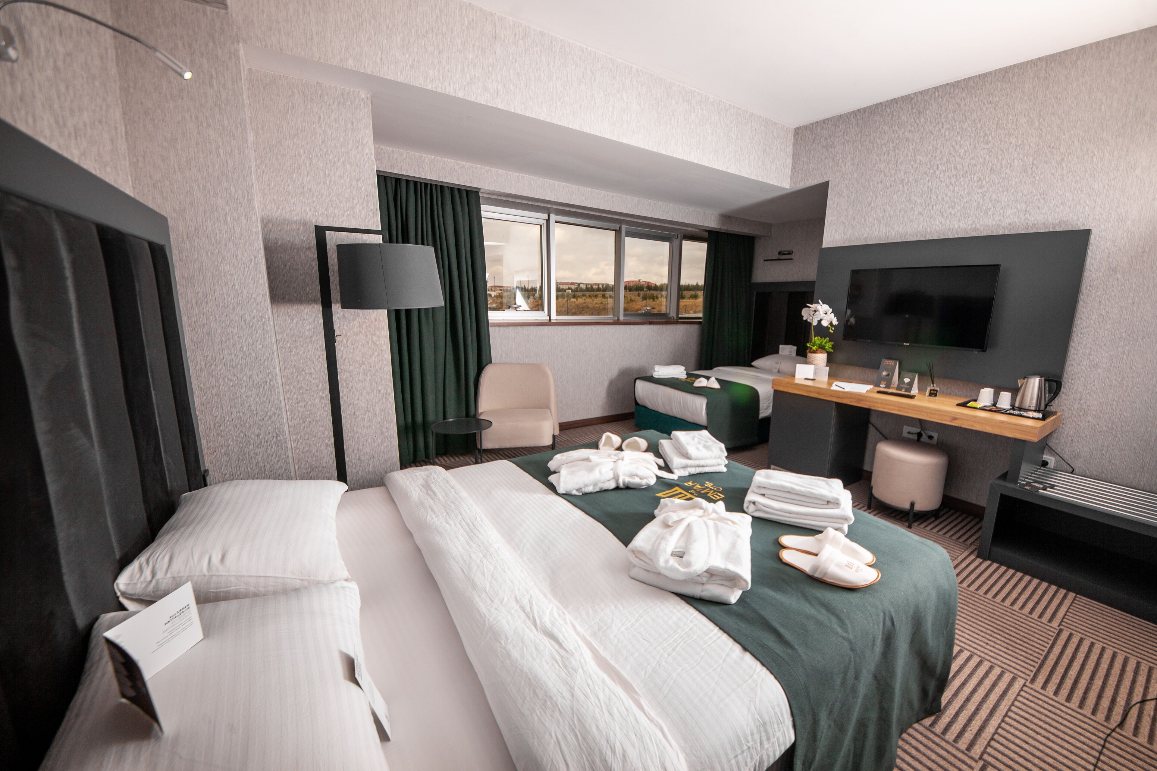 Qayser Hotel Deluxe