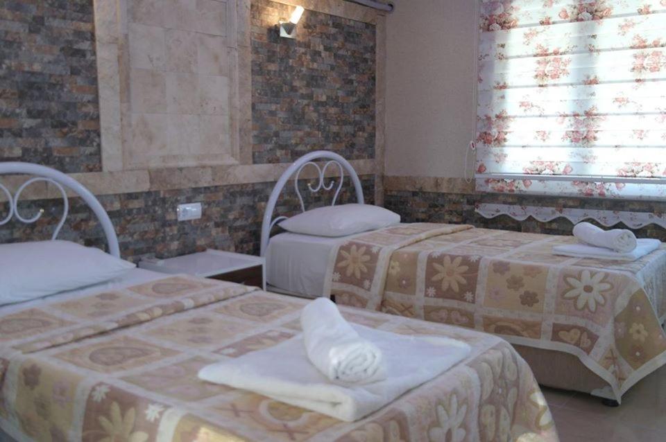 Dolphin Yunus Hotel