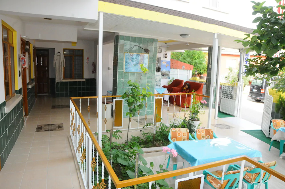 Kervansaray Hotel & Pension