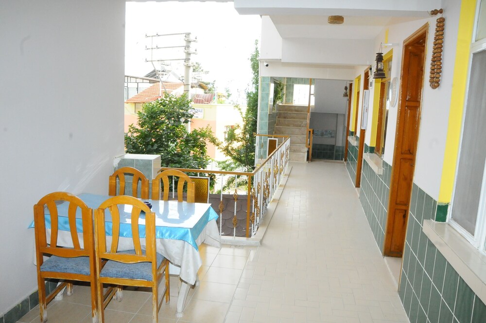 Kervansaray Hotel & Pension