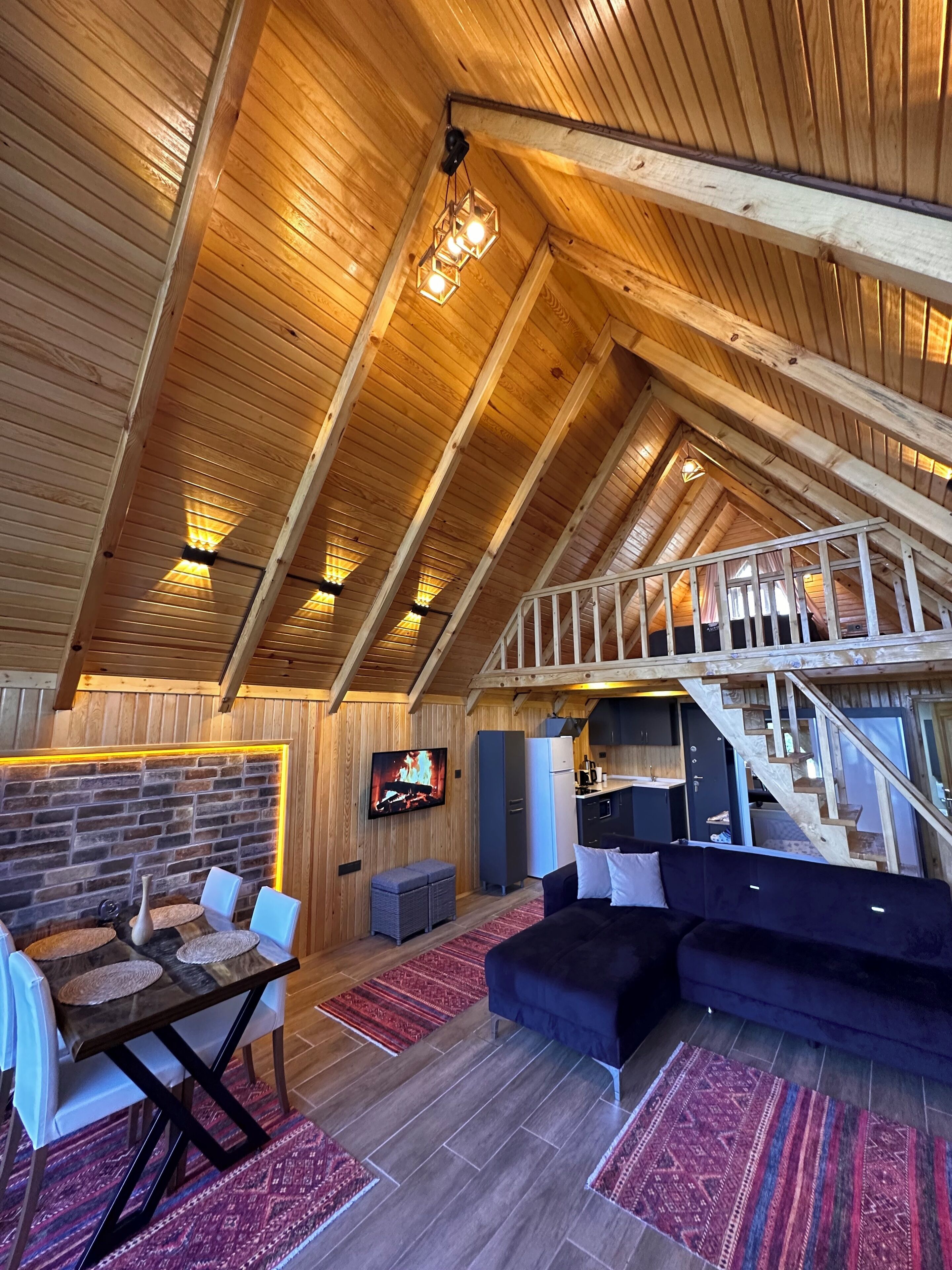 Aurora Suit Bungalov