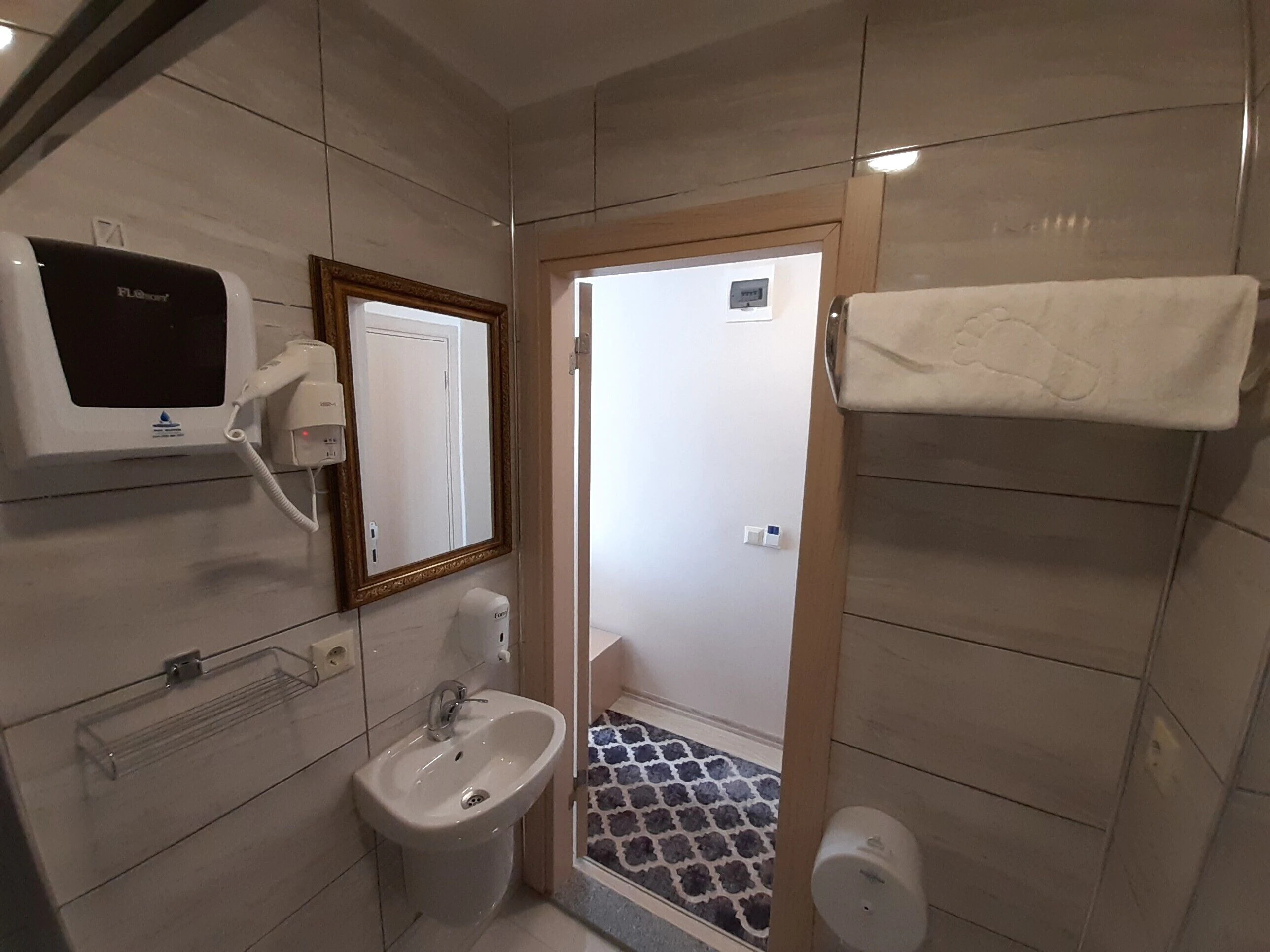 Simal Hotel