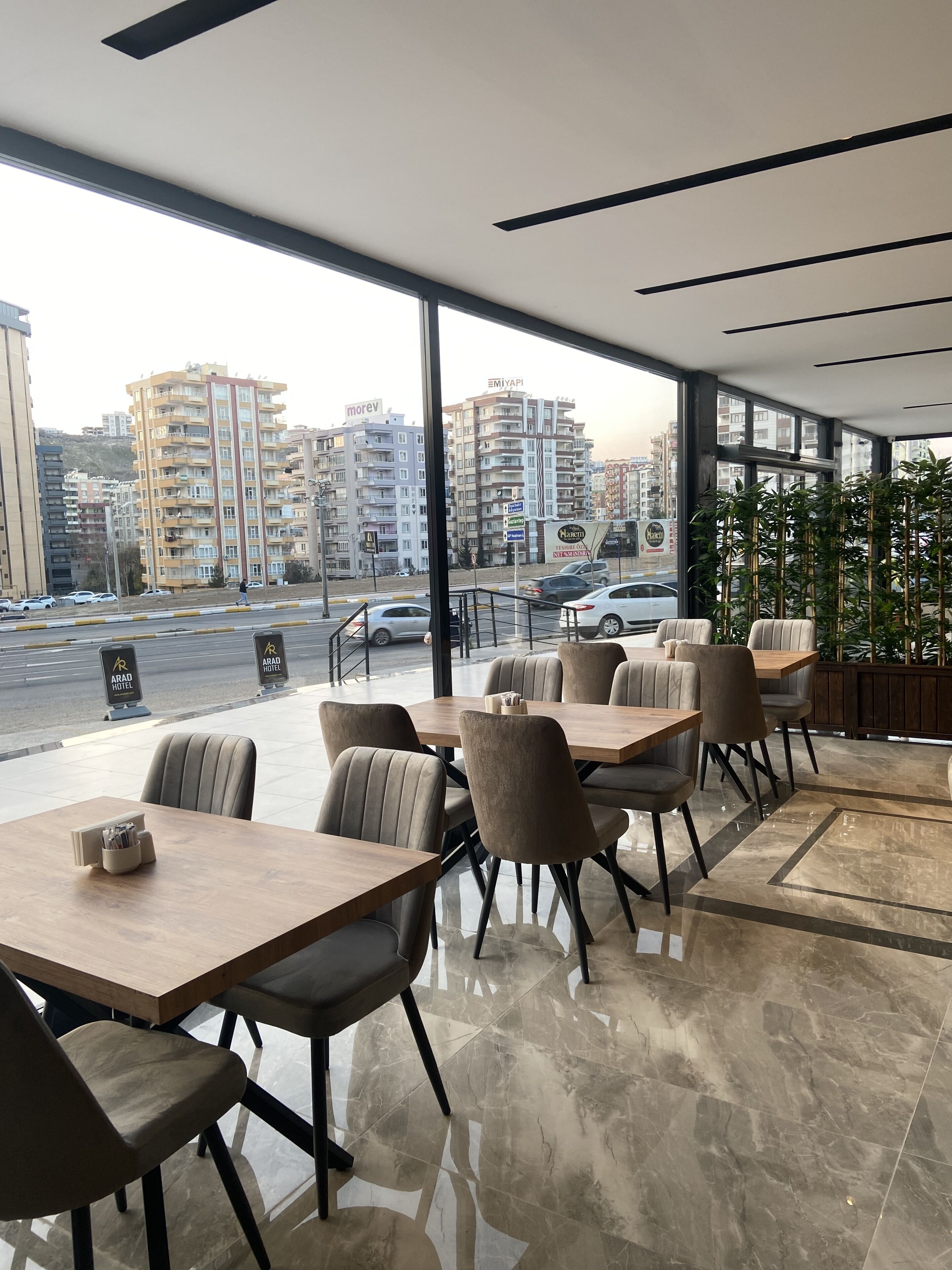 Arad Otel