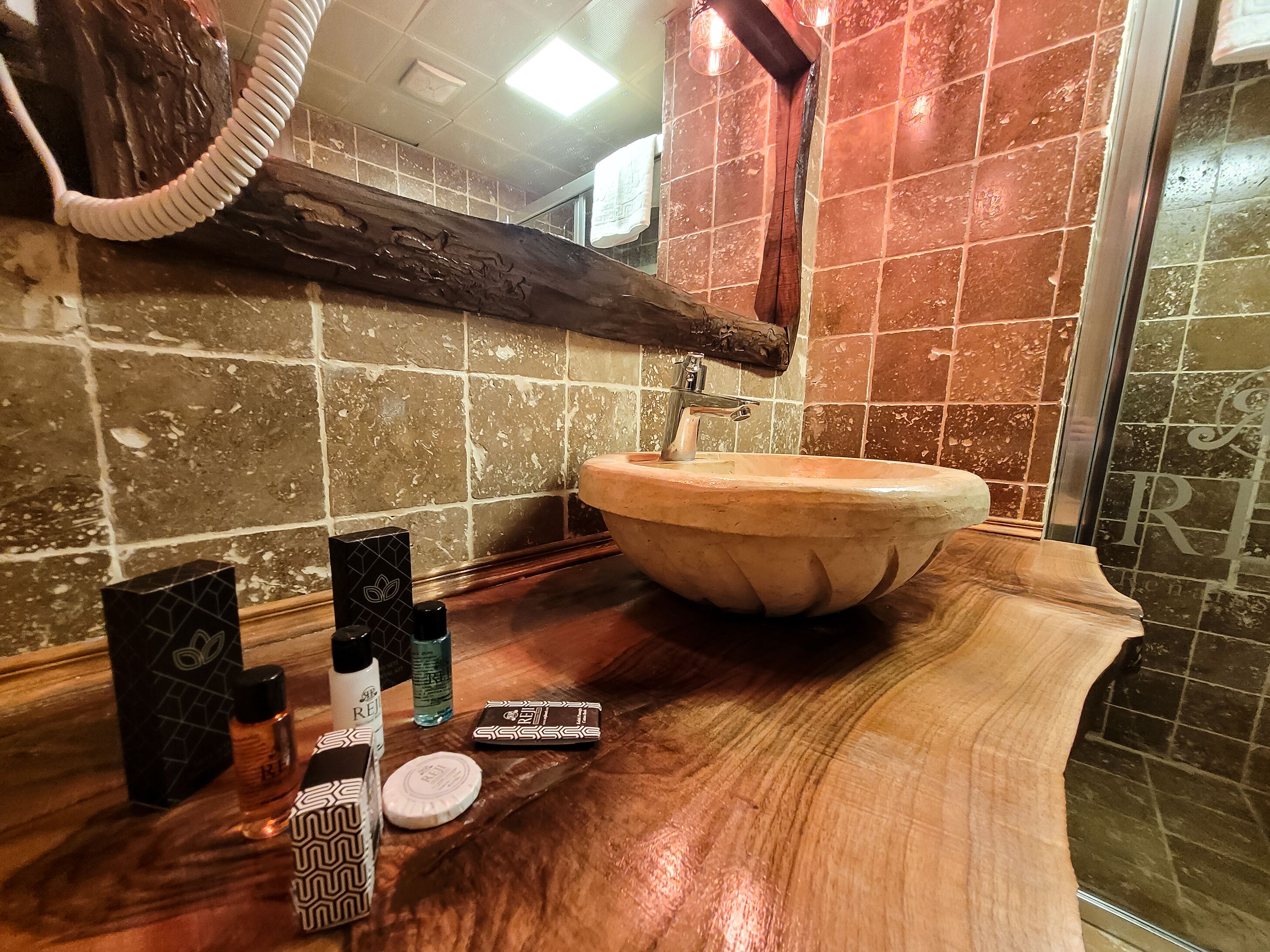 Reji Boutique Hotel