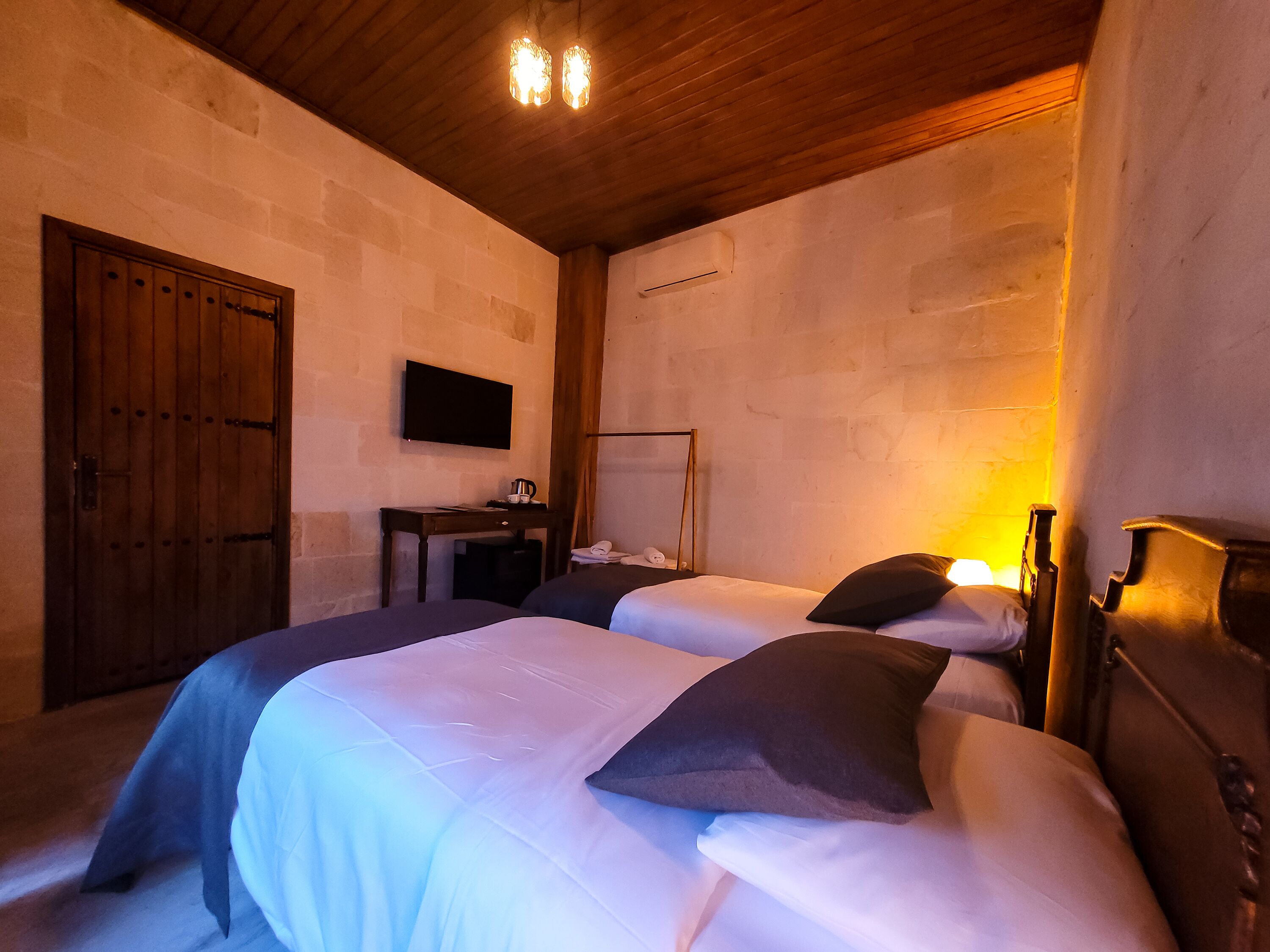 Reji Boutique Hotel