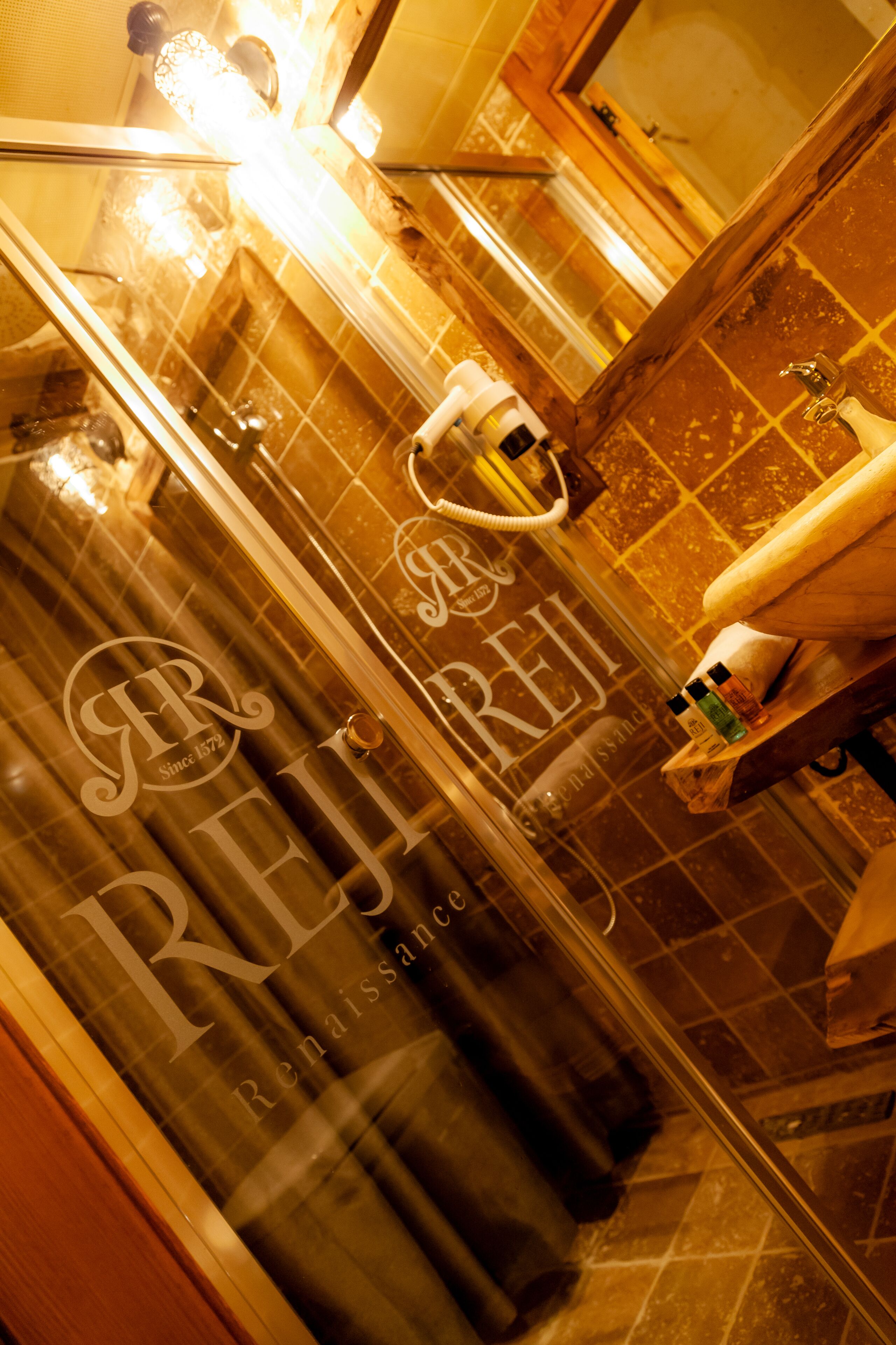 Reji Boutique Hotel