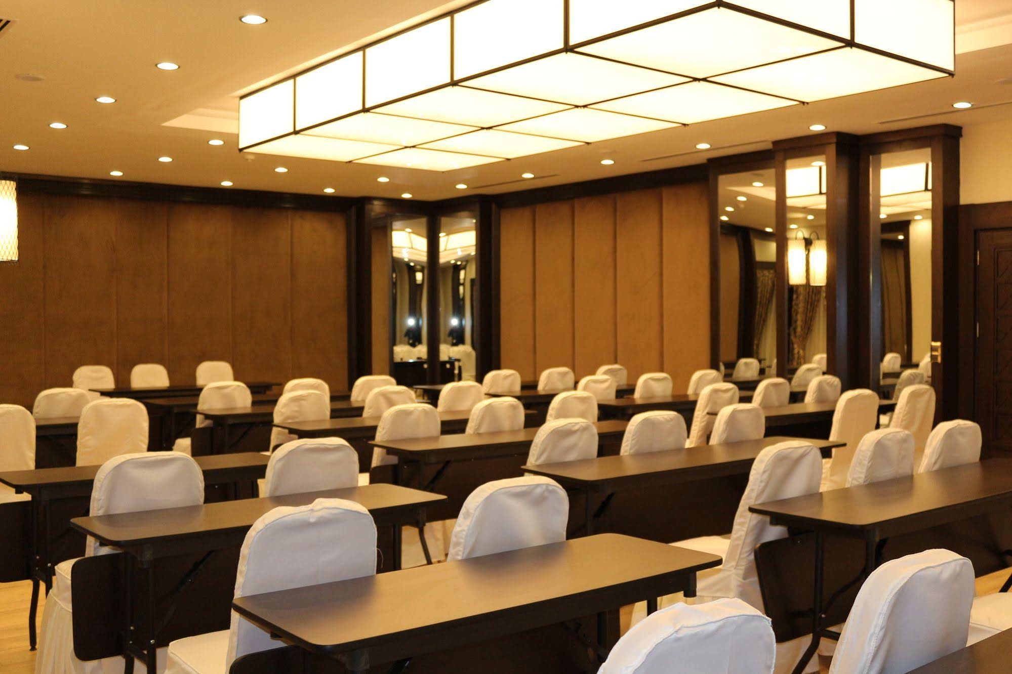 White Park Hotel