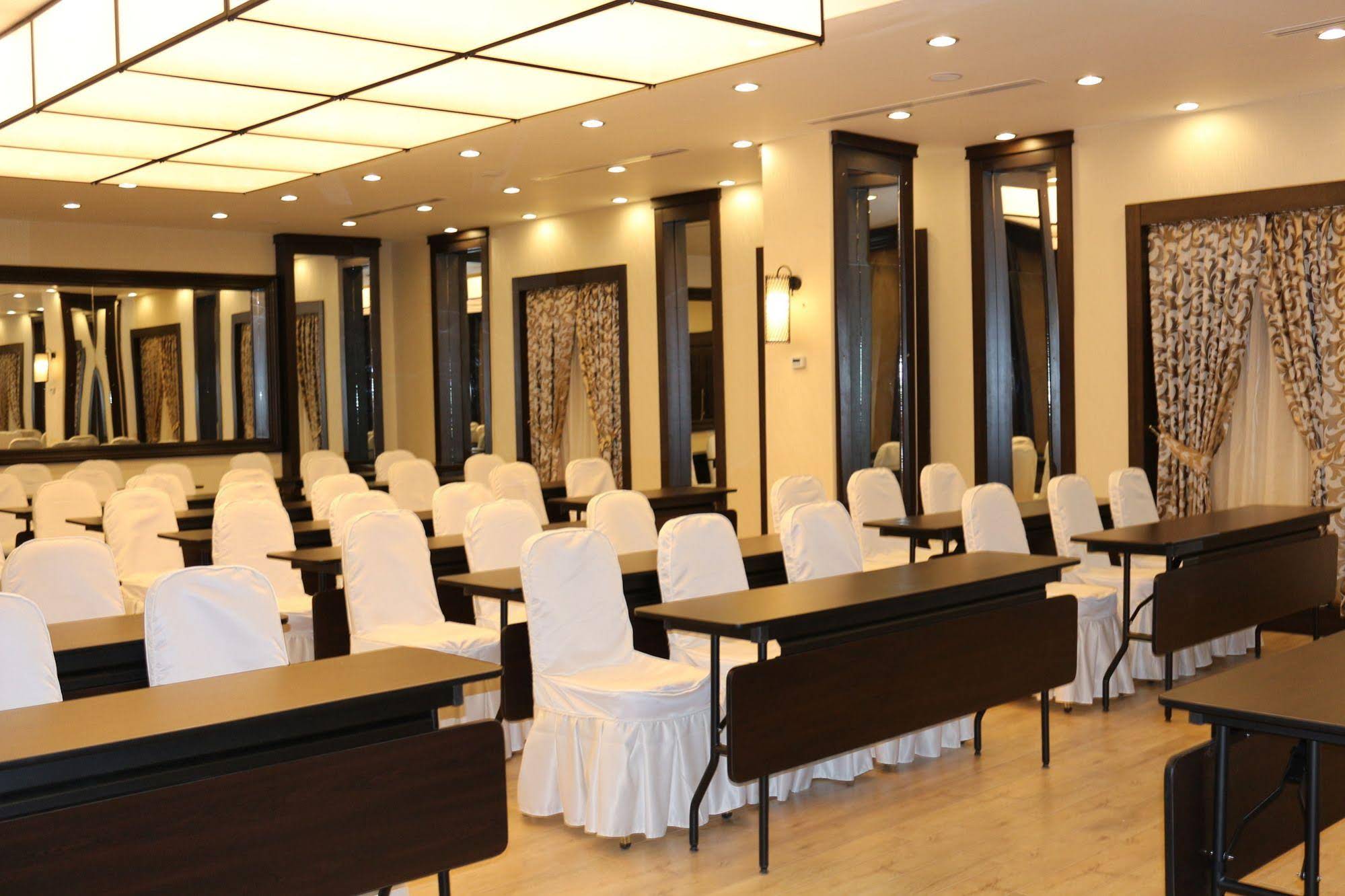 White Park Hotel