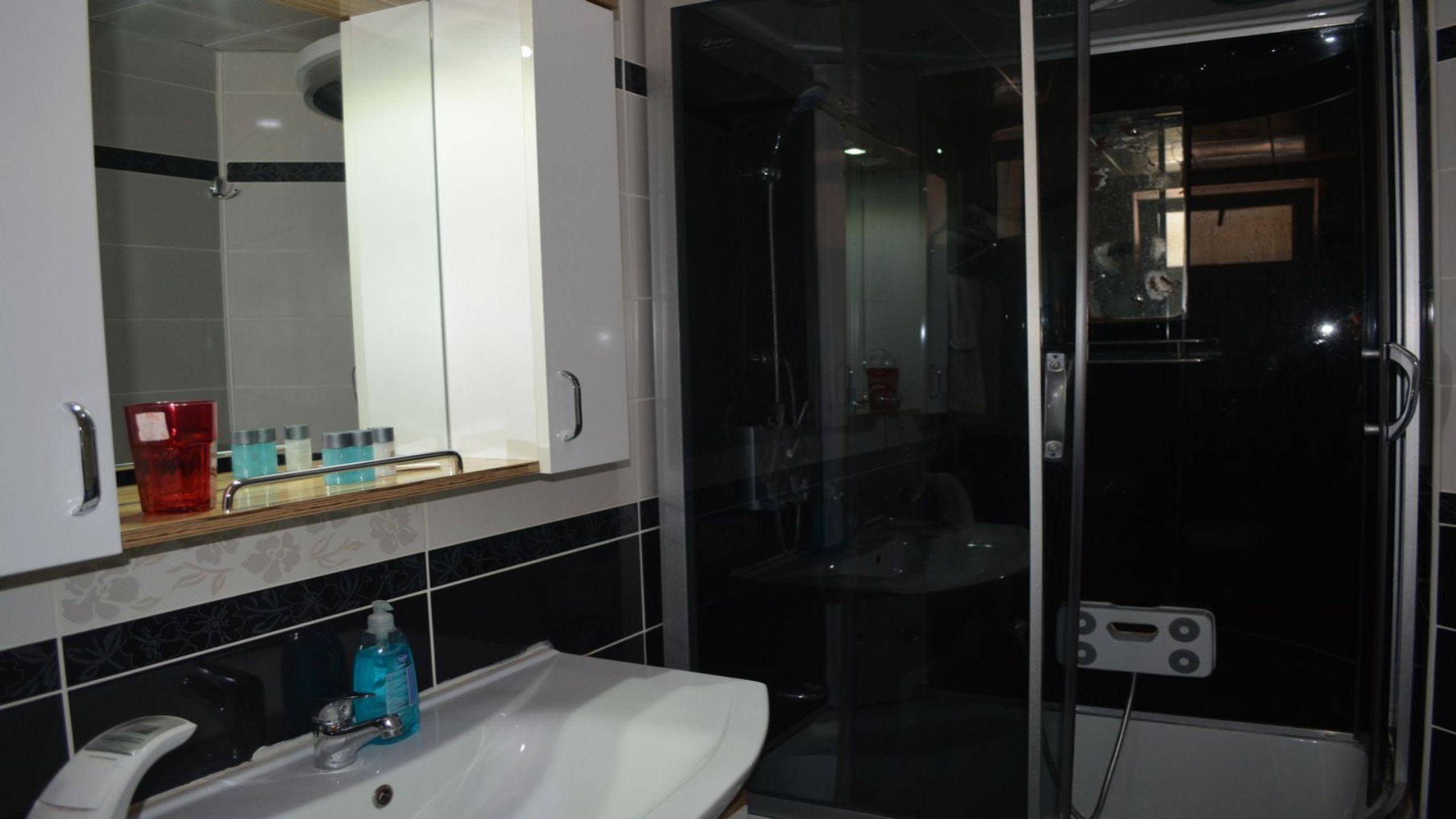 Yildirim Hotel