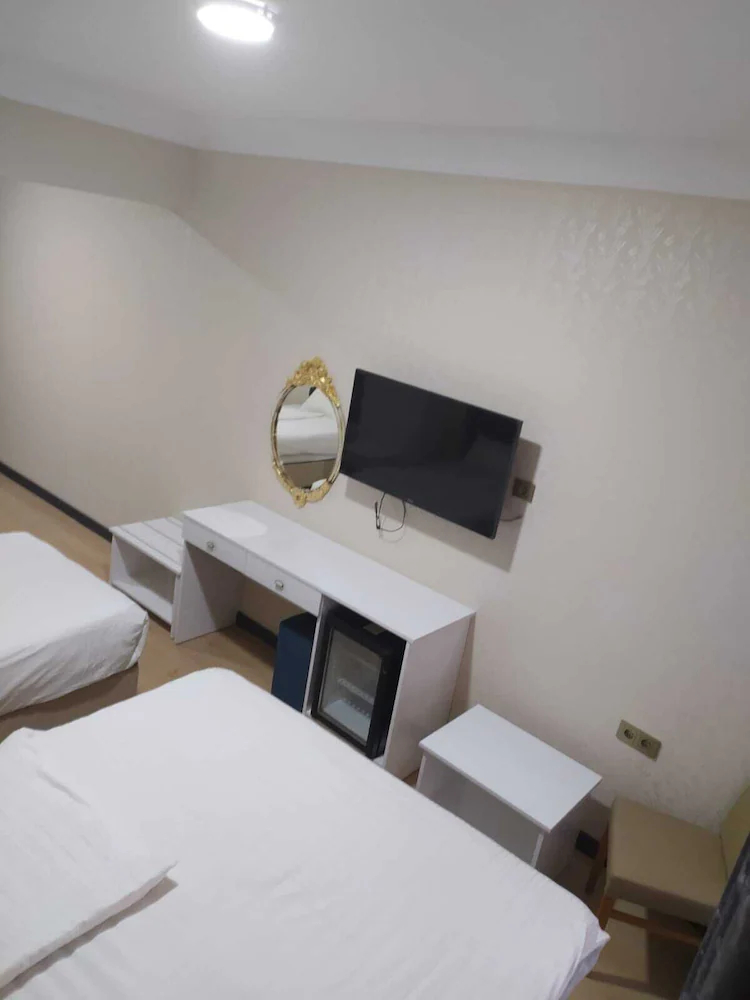 Athena Life Hotel