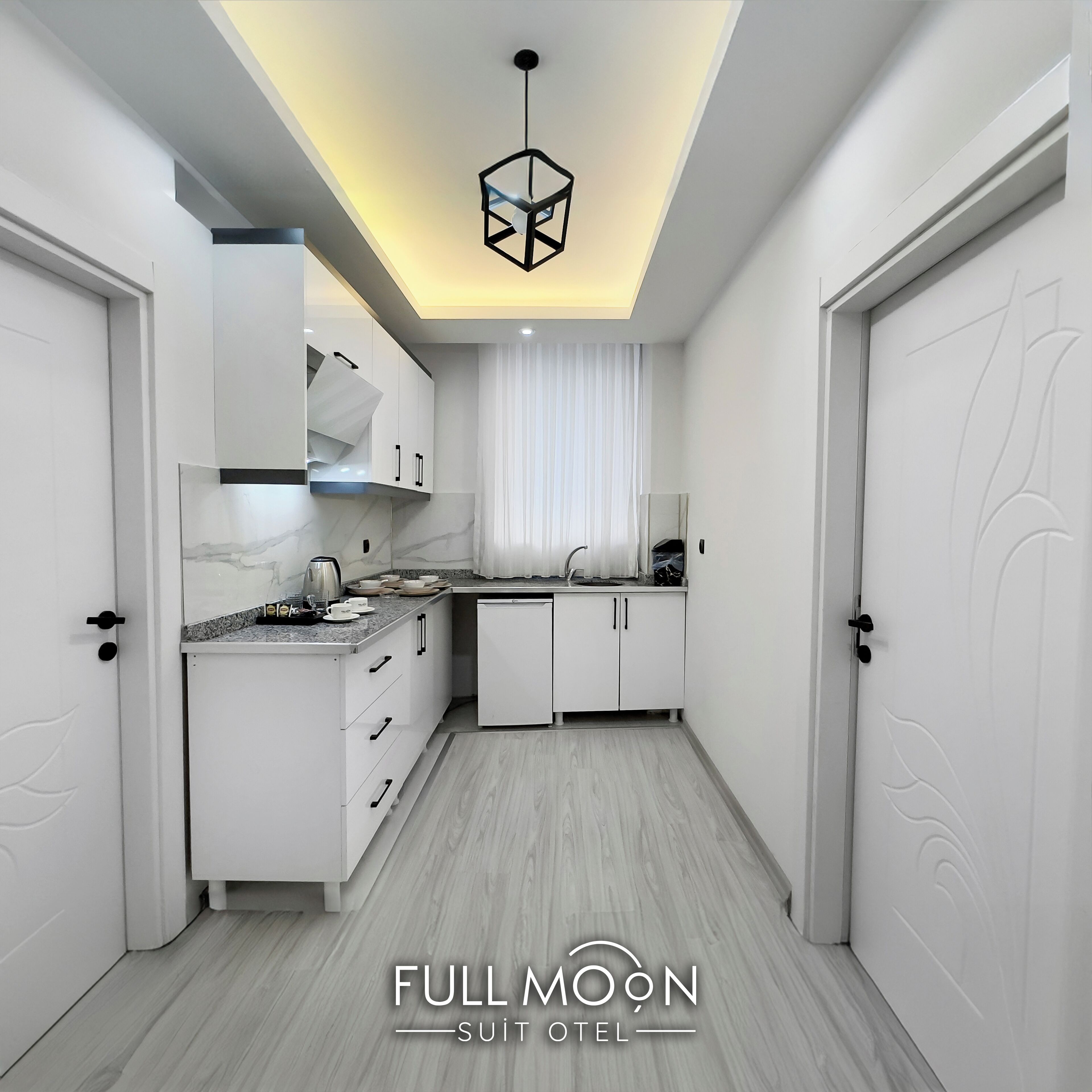 Fullmoon Suit Otel