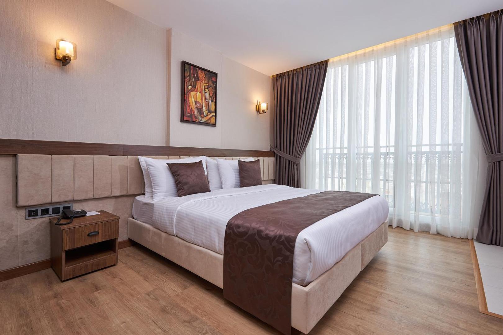 Operla Airport Hotels, Trademark Collection by Wyndham