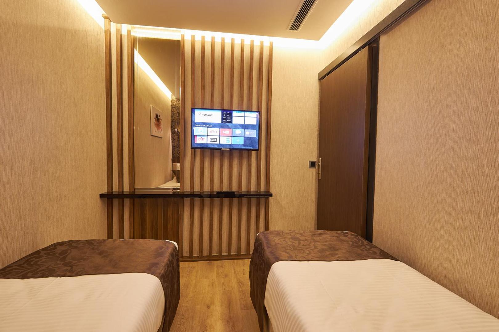 Operla Airport Hotels, Trademark Collection by Wyndham