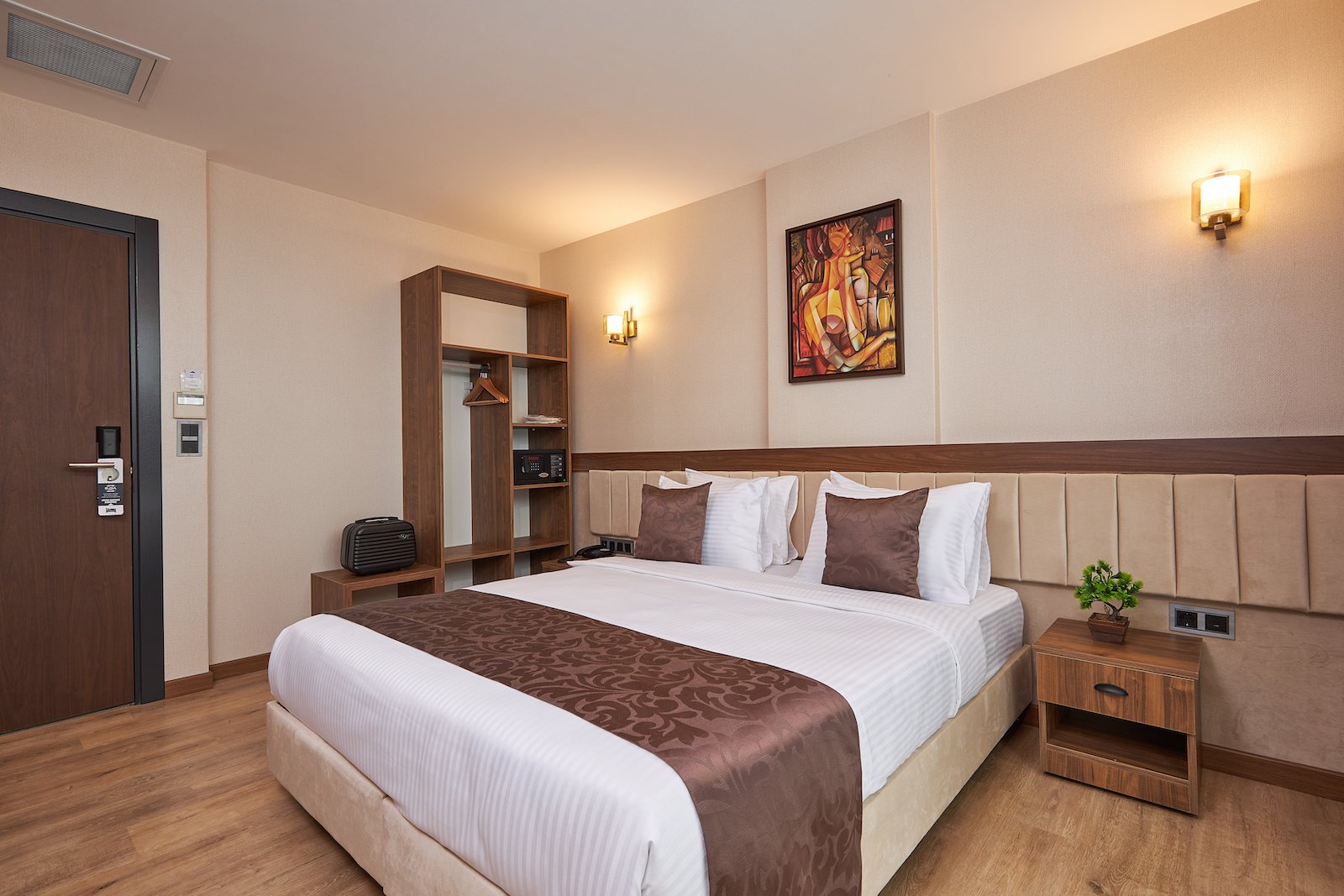 Operla Airport Hotels, Trademark Collection by Wyndham