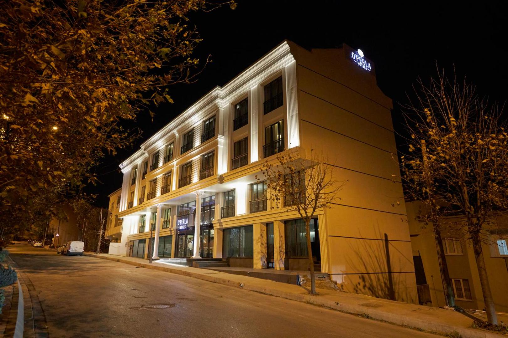 Operla Airport Hotels, Trademark Collection by Wyndham