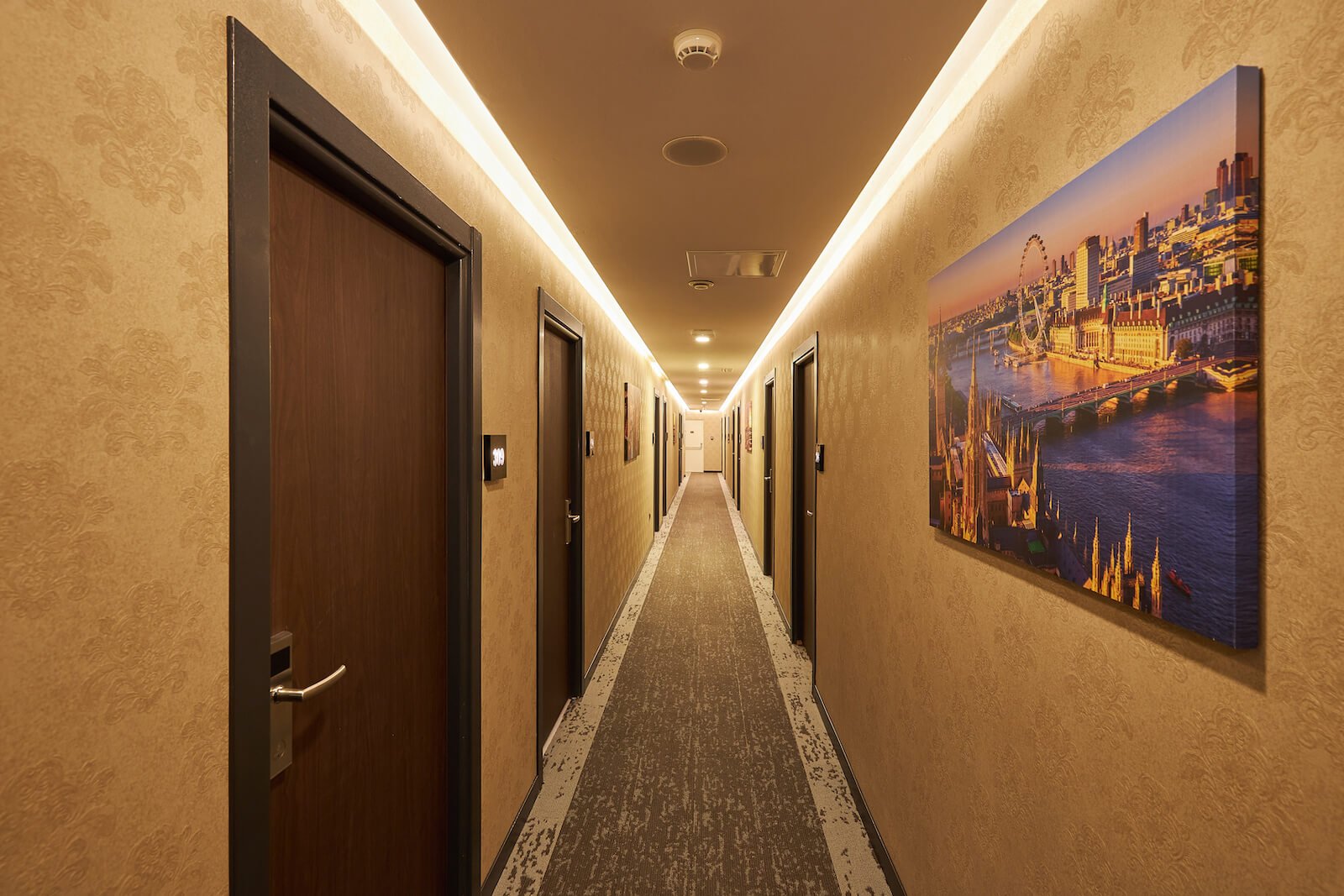 Operla Airport Hotels, Trademark Collection by Wyndham