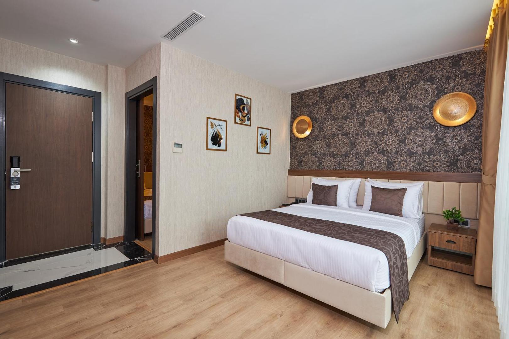 Operla Airport Hotels, Trademark Collection by Wyndham