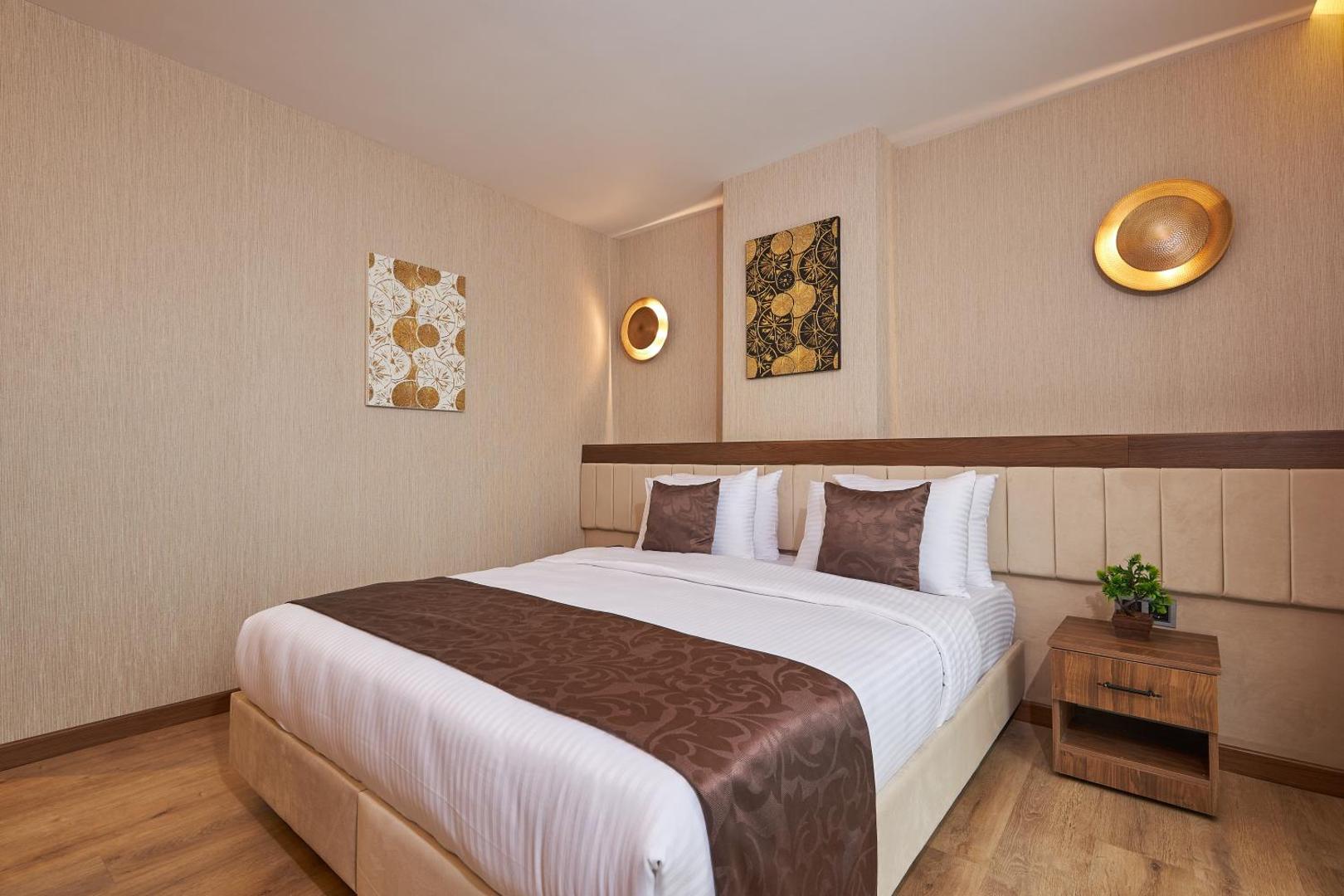 Operla Airport Hotels, Trademark Collection by Wyndham