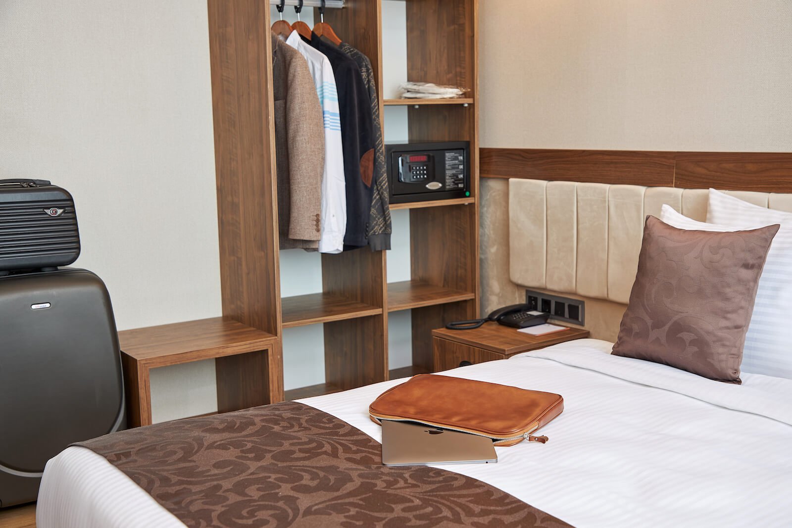 Operla Airport Hotels, Trademark Collection by Wyndham