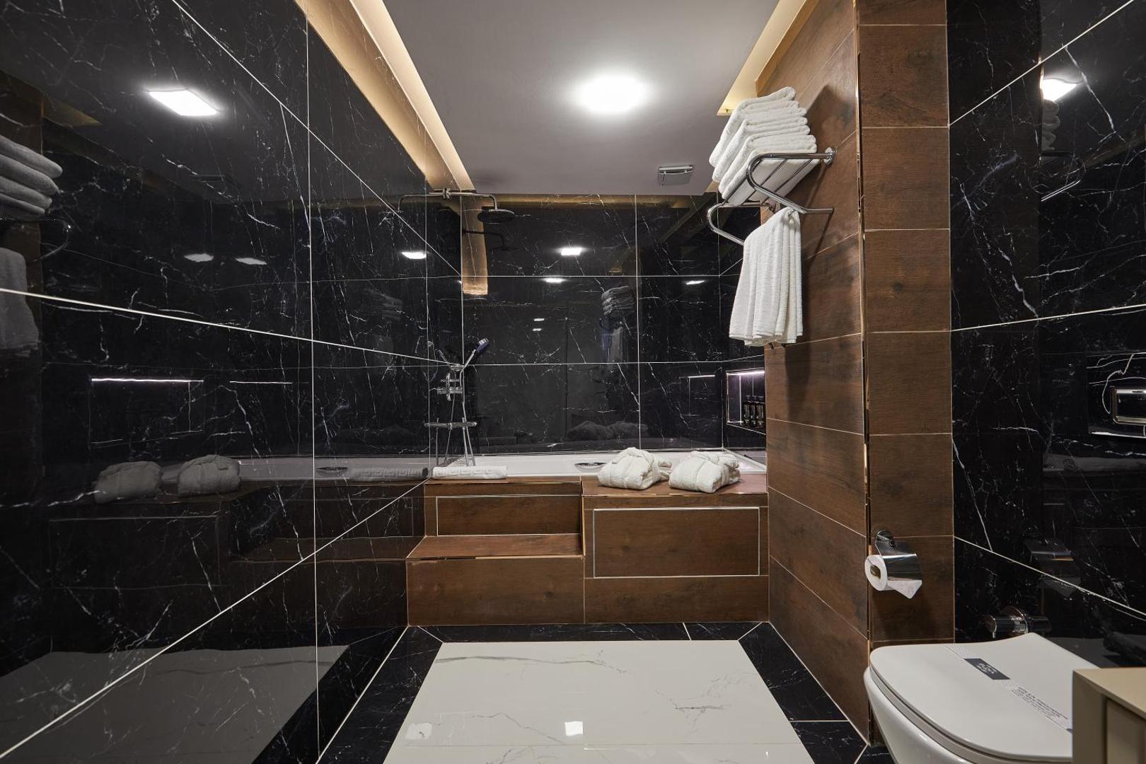 Operla Airport Hotels, Trademark Collection by Wyndham